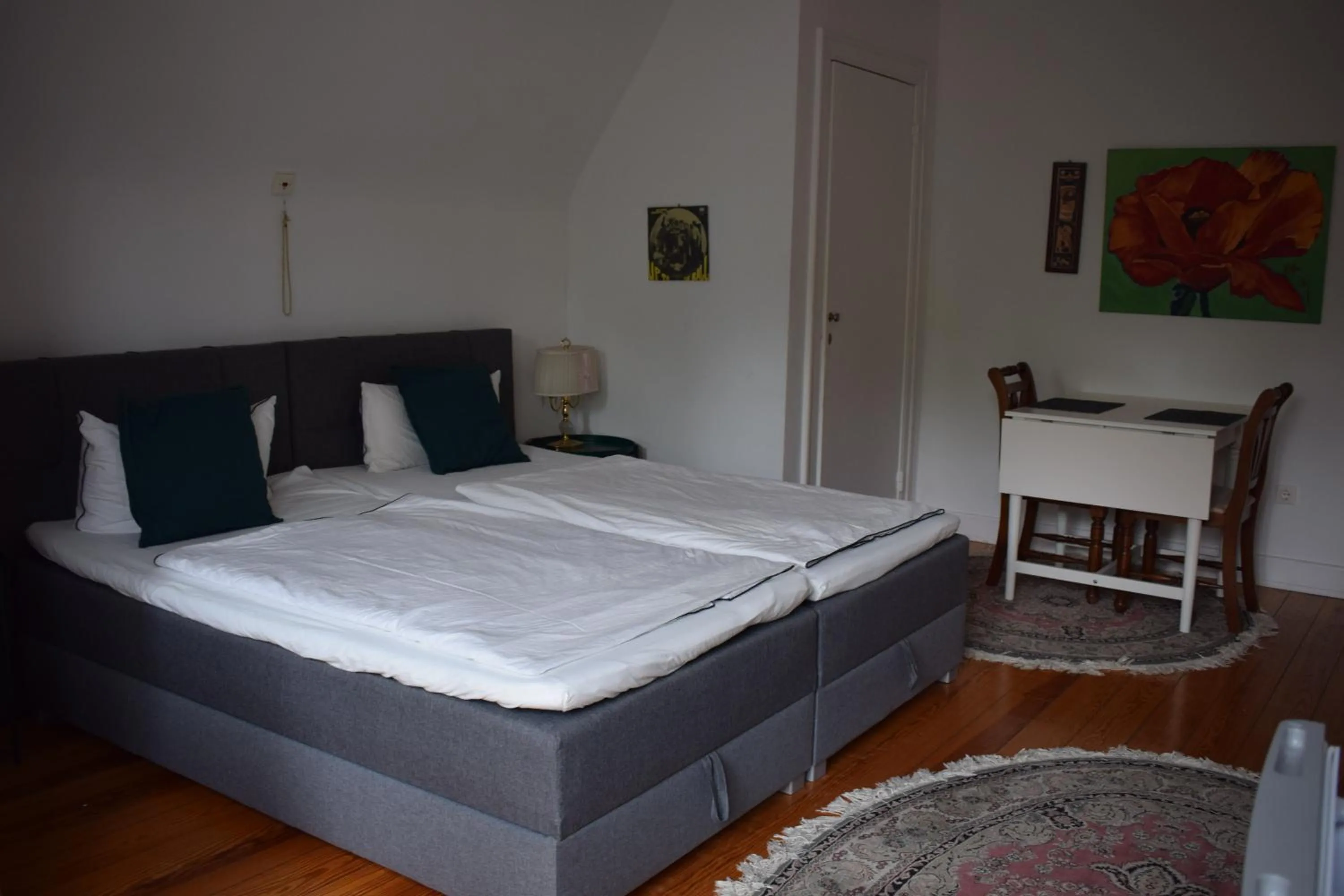 Standard Twin Room with Sofa in Privatzimmer Hamburg Alsterdorf