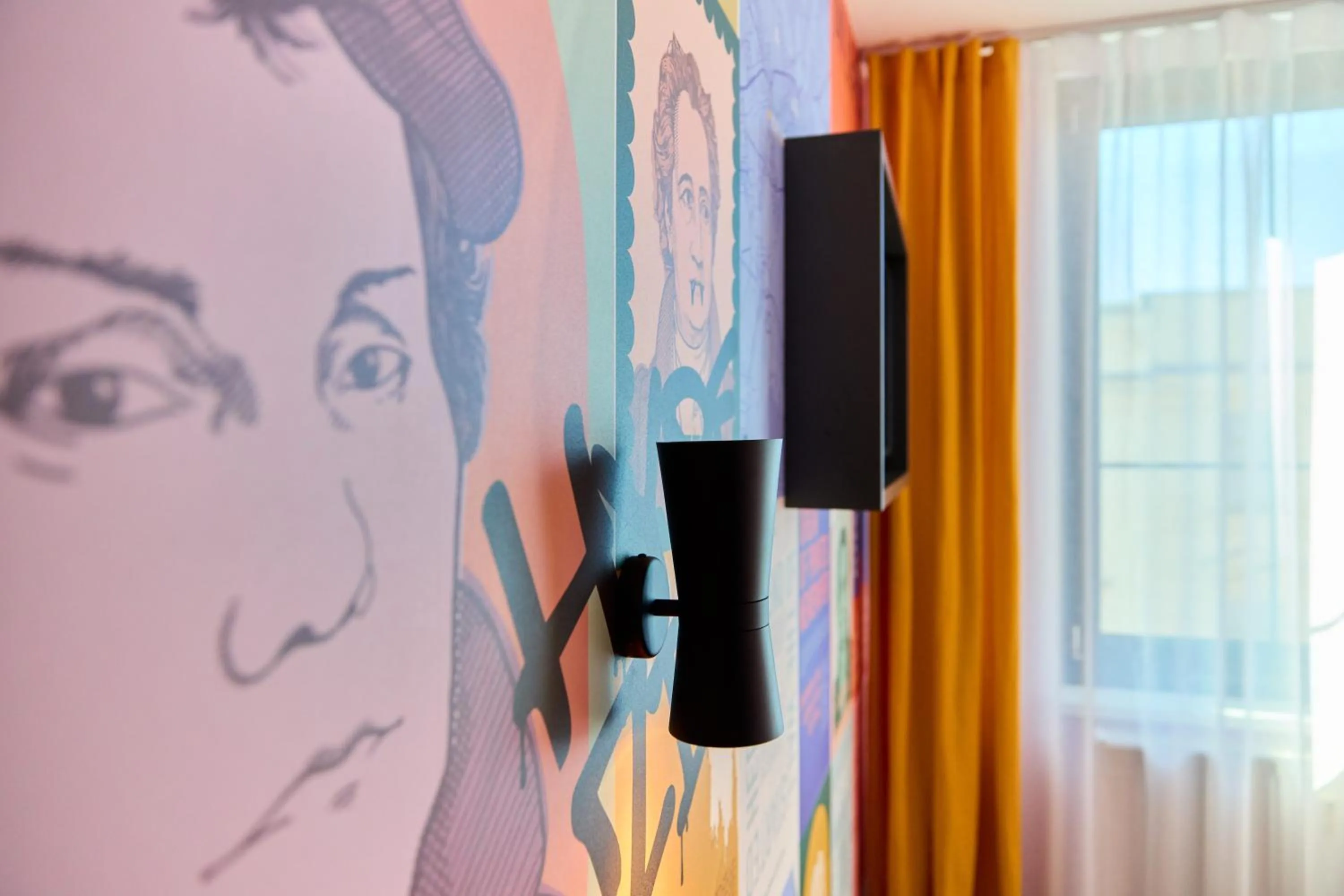 TV and multimedia in McDreams Hotel Leipzig