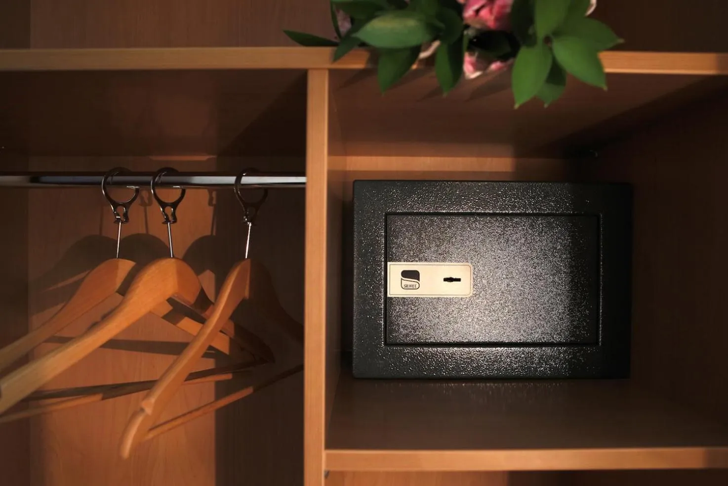 safe in Hotel Leonardo