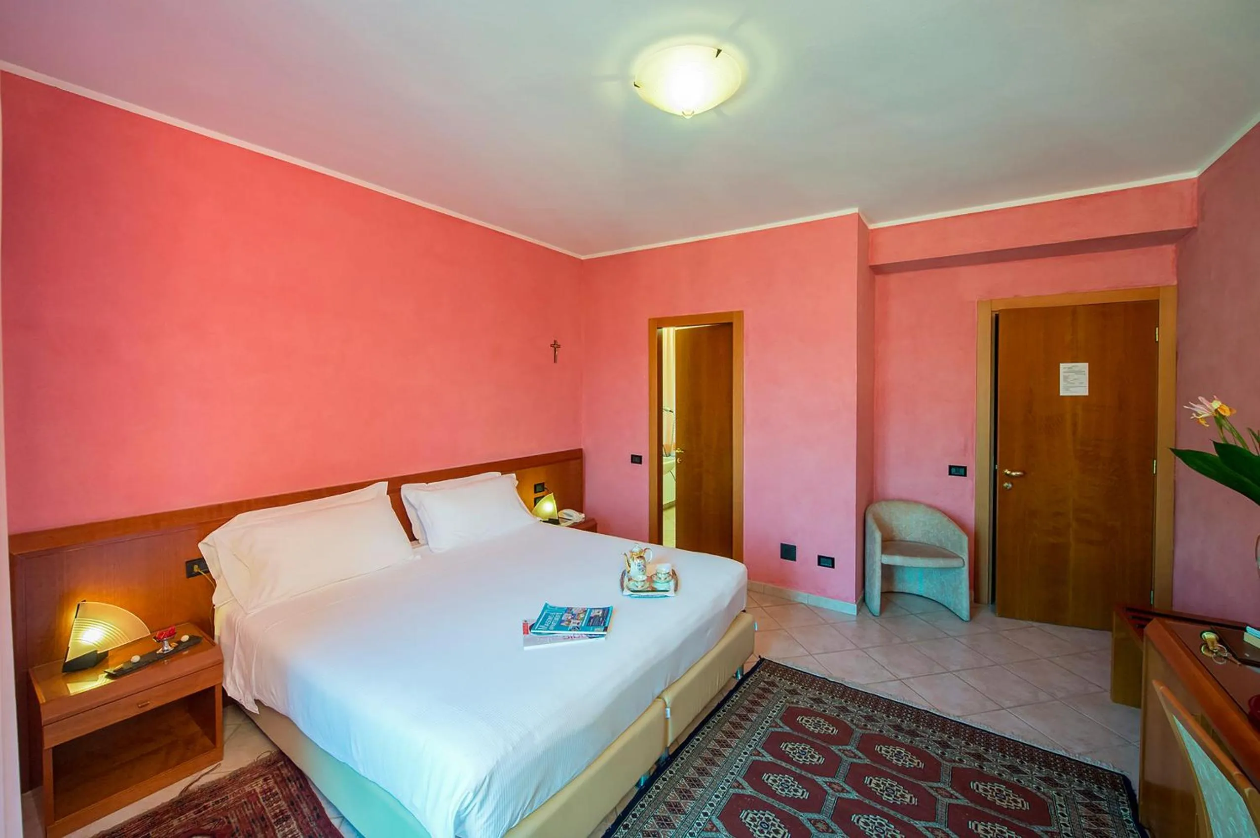 Photo of the whole room, Bed in Hotel San Gerolamo