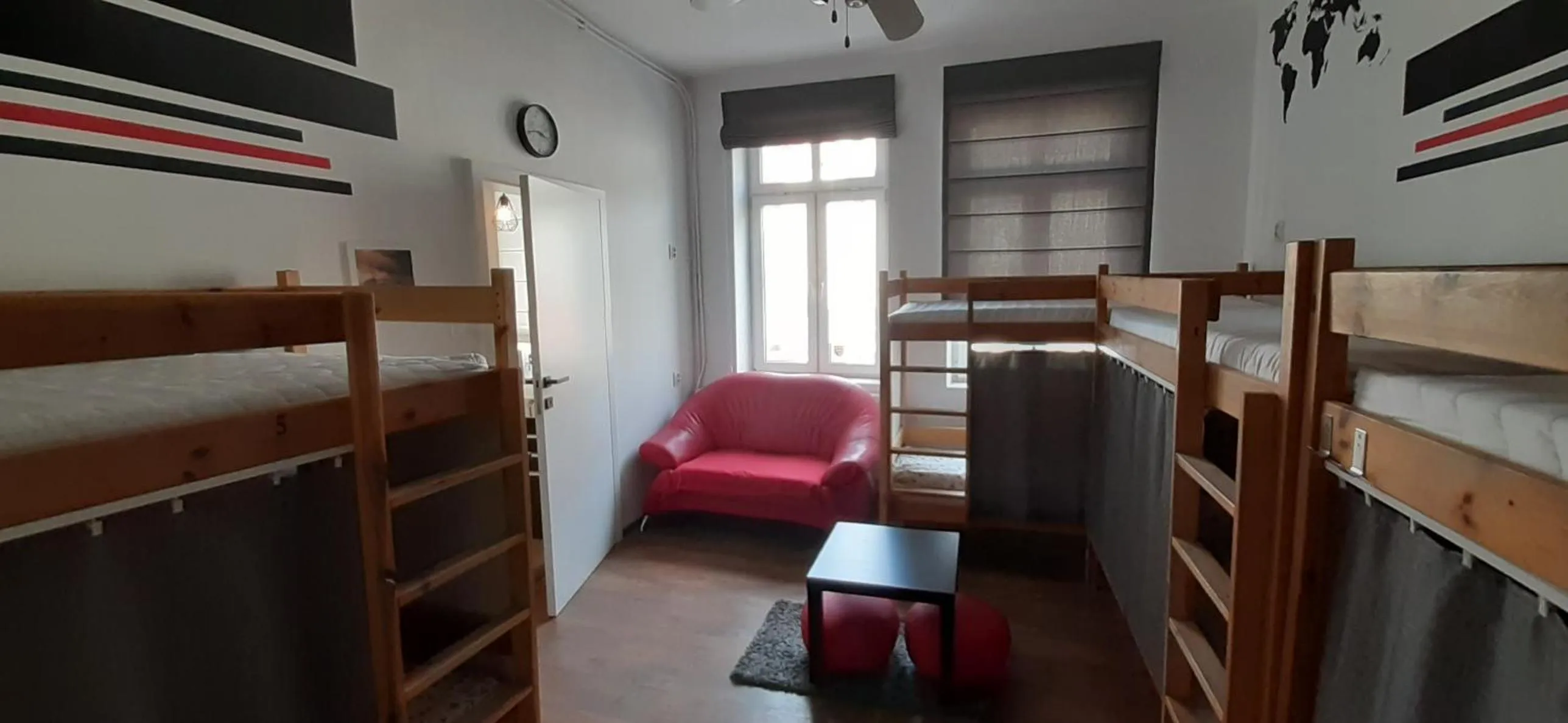 Photo of the whole room, Bed in Kraków Chilli Hostel