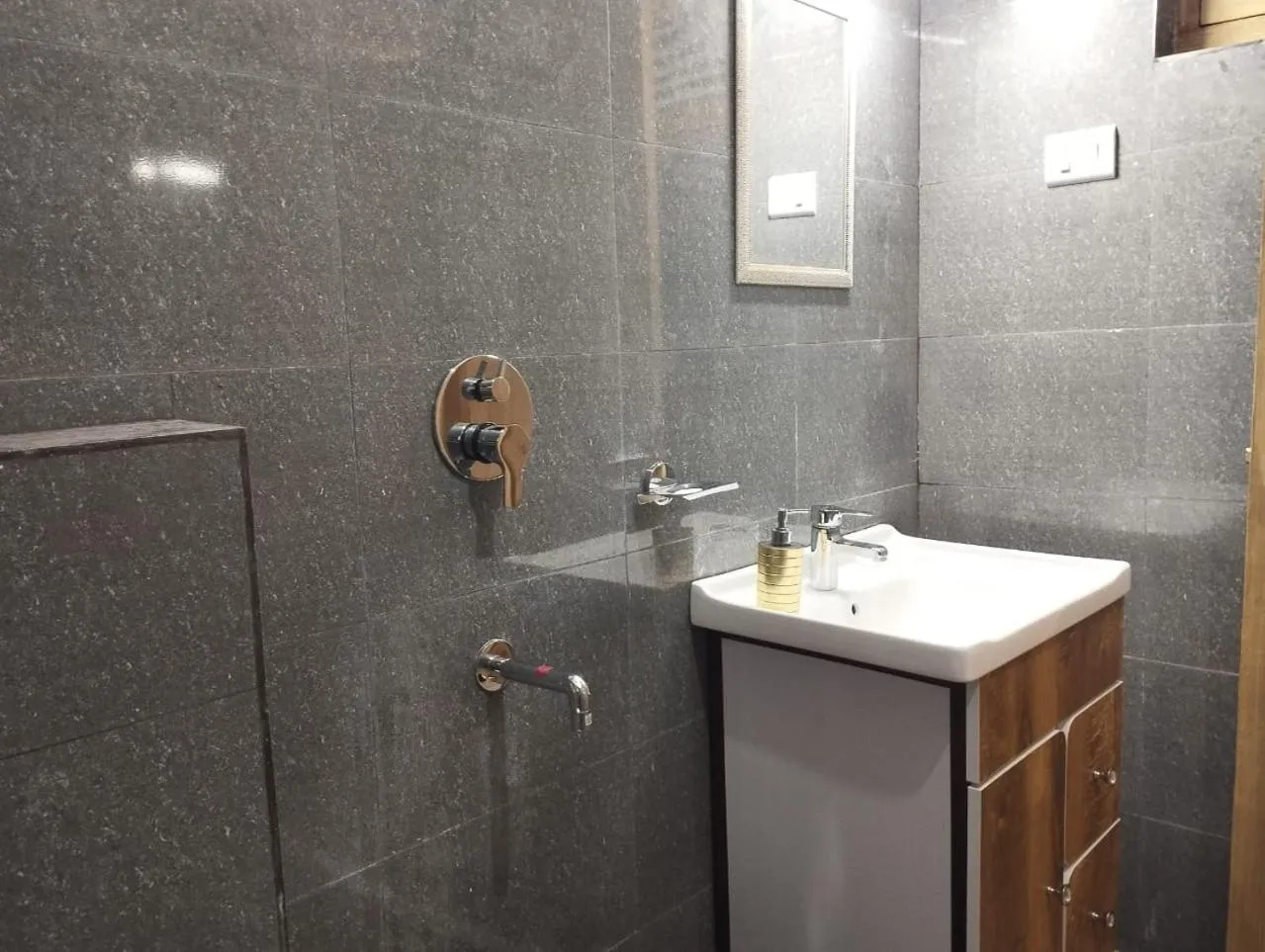 Bathroom in Mrig Valley Resort, Homestay & Banquet