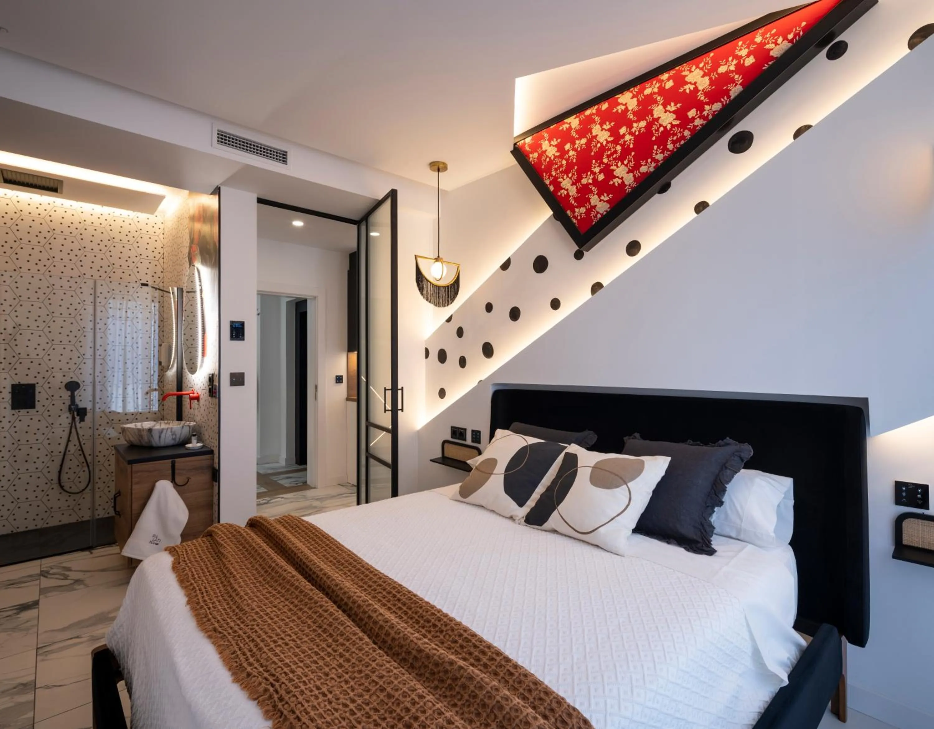 Bathroom, Bed in Palatina Concept Suites