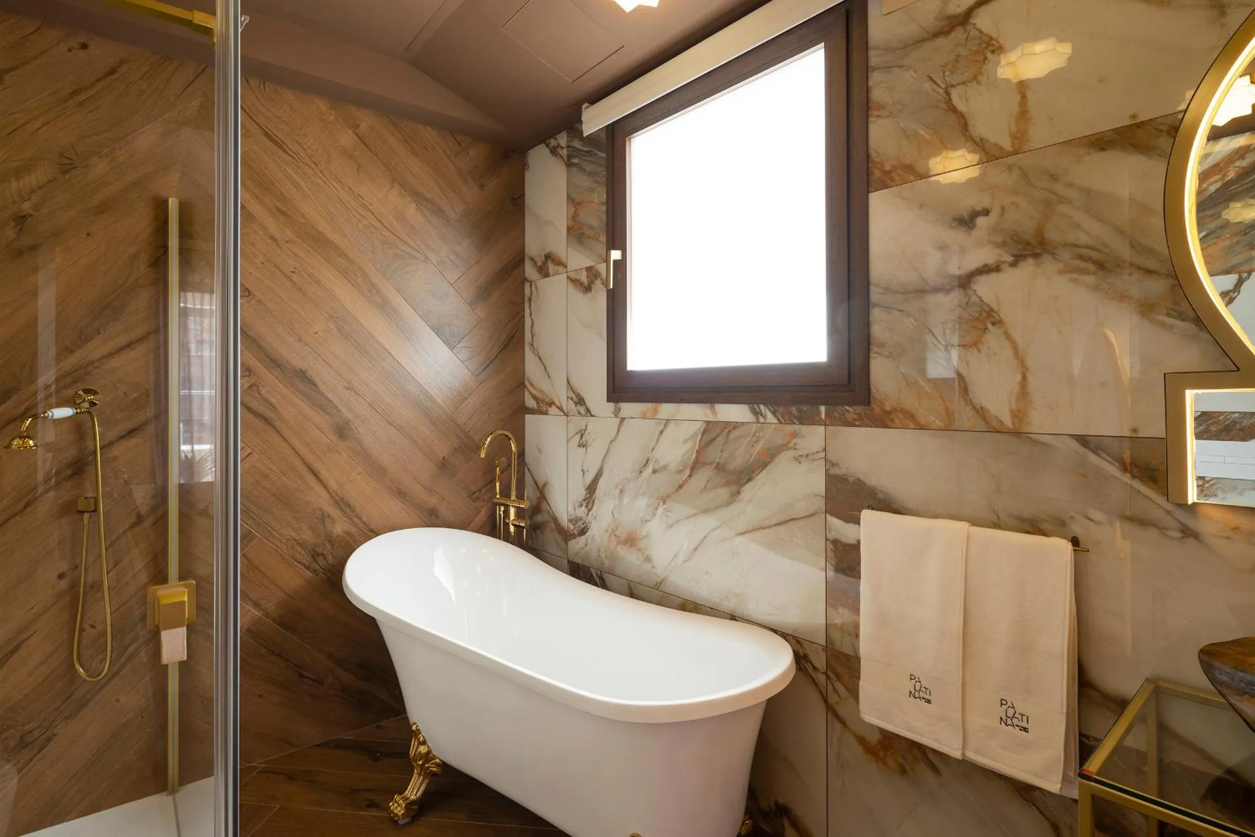 Shower in Palatina Concept Suites