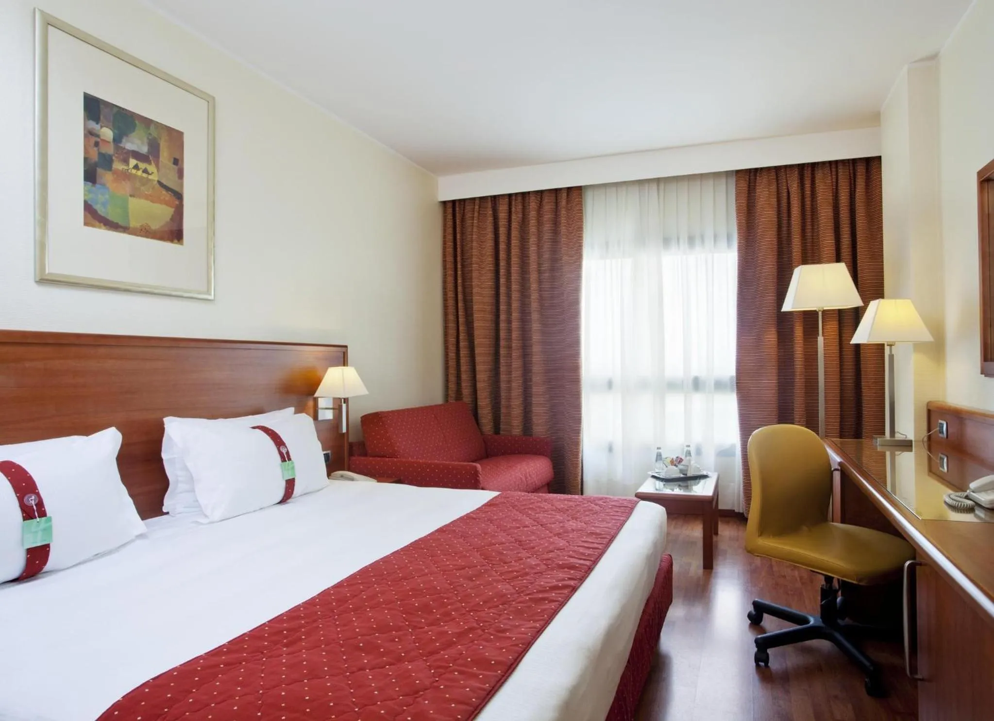 Photo of the whole room, Bed in Holiday Inn Cagliari by IHG