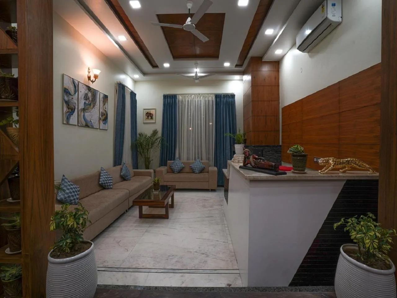 Living room in Matoshree Club and Resort