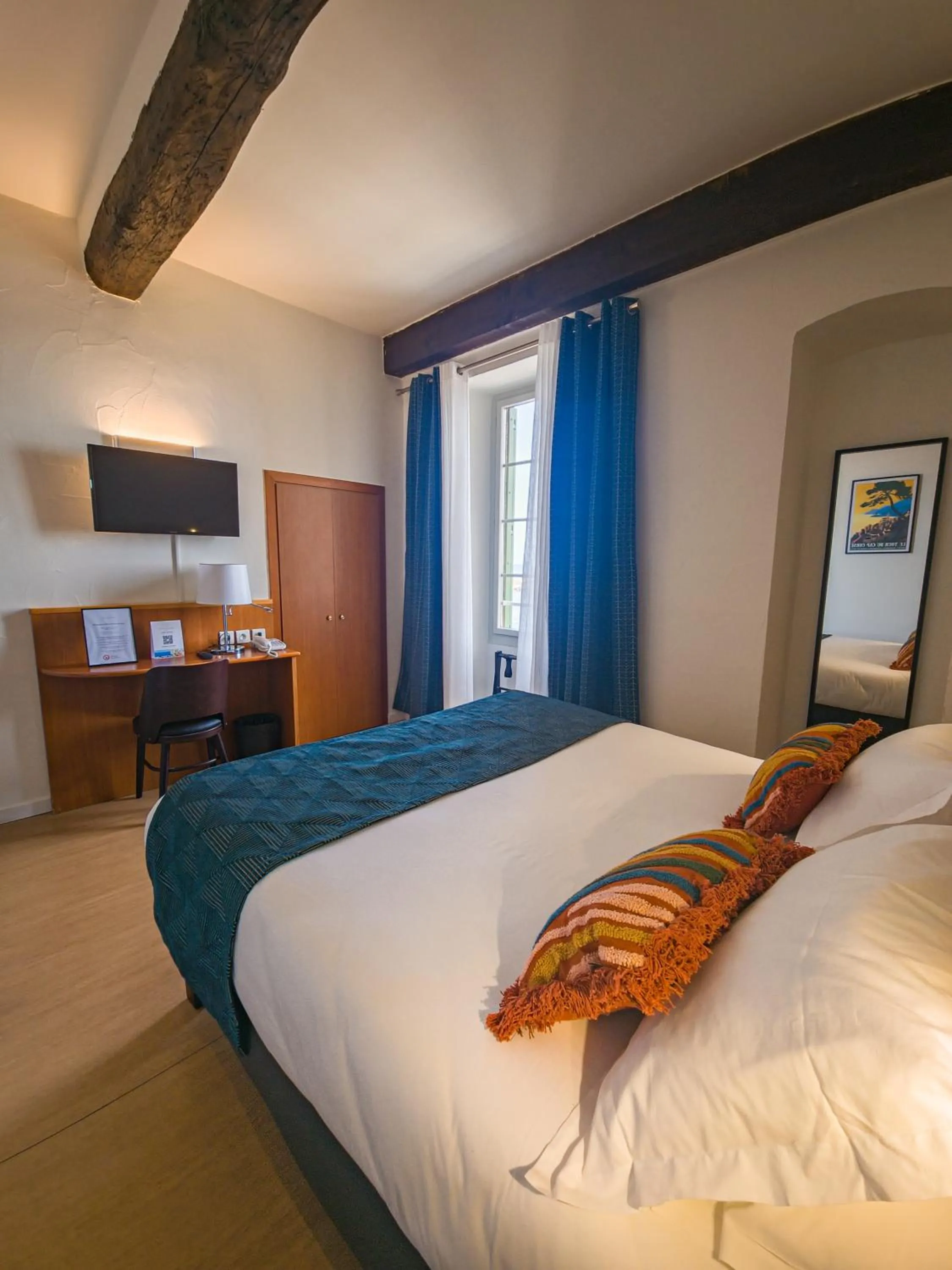 Bed in Hôtel Posta Vecchia