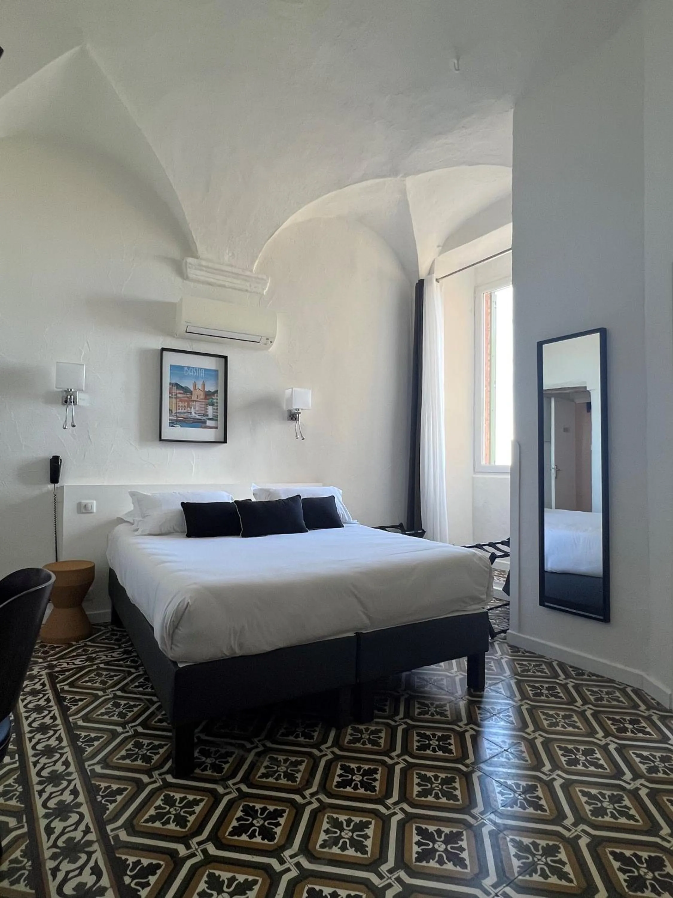 Bed in Hôtel Posta Vecchia