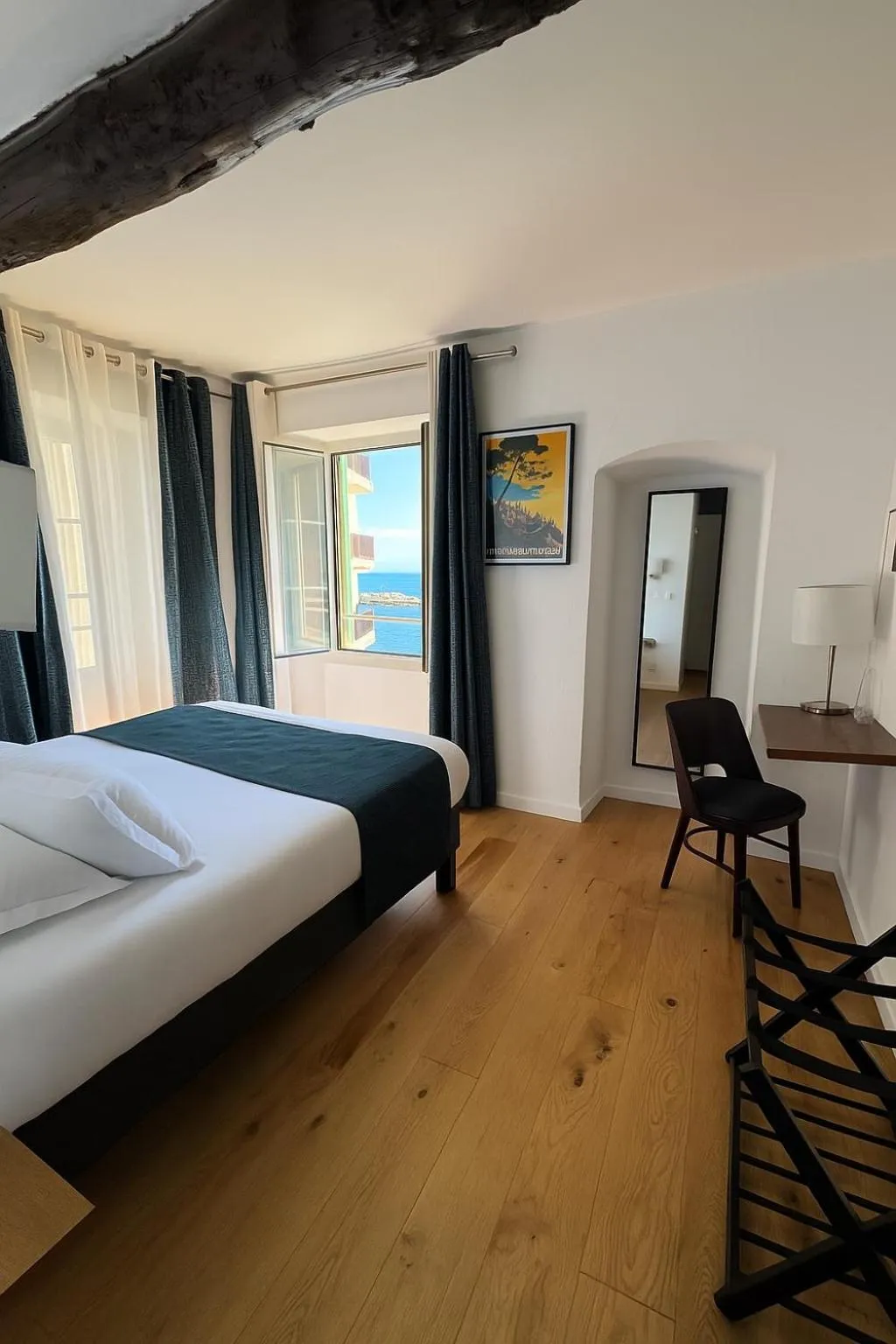 Bed in Hôtel Posta Vecchia