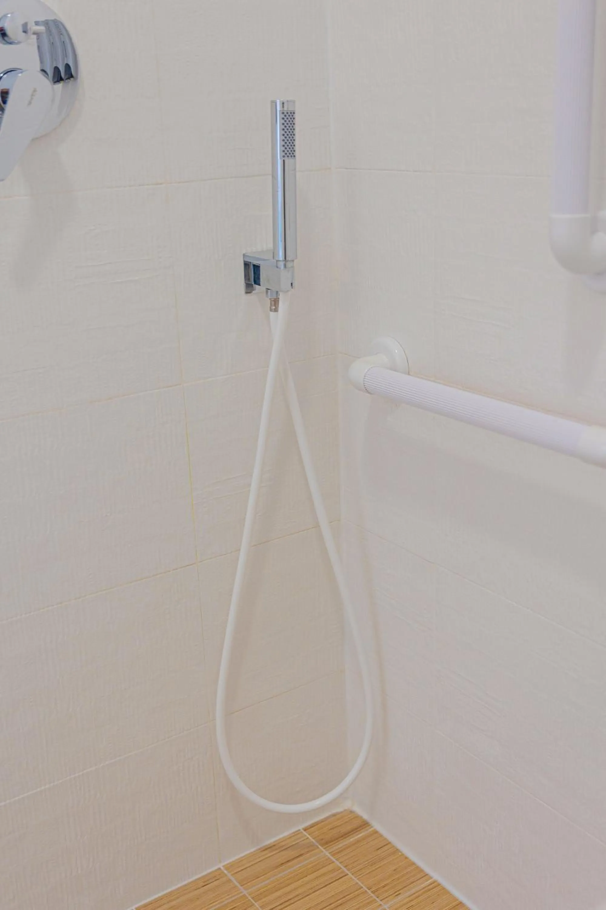 Shower in Resort Acqua di Venere