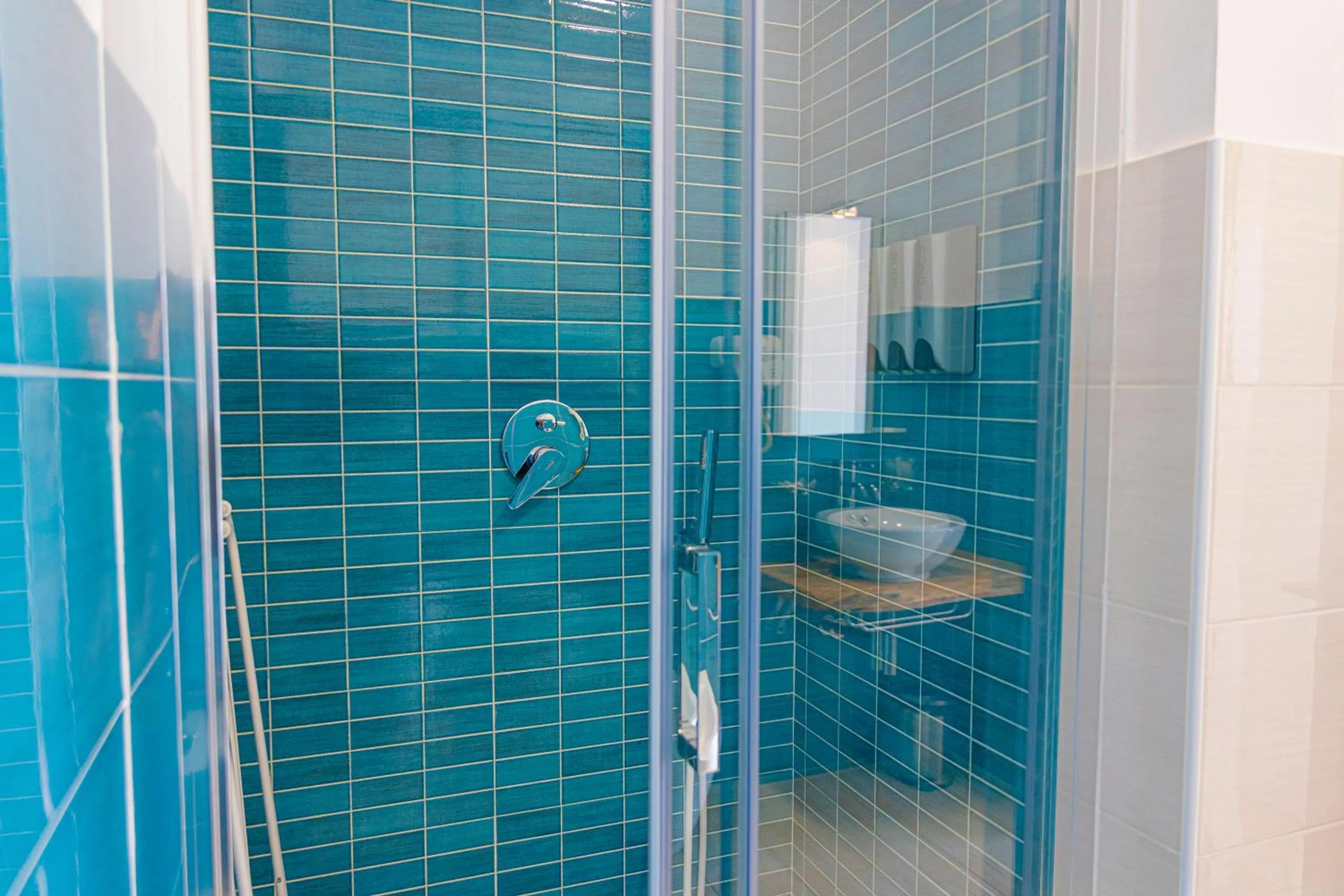 Shower in Resort Acqua di Venere