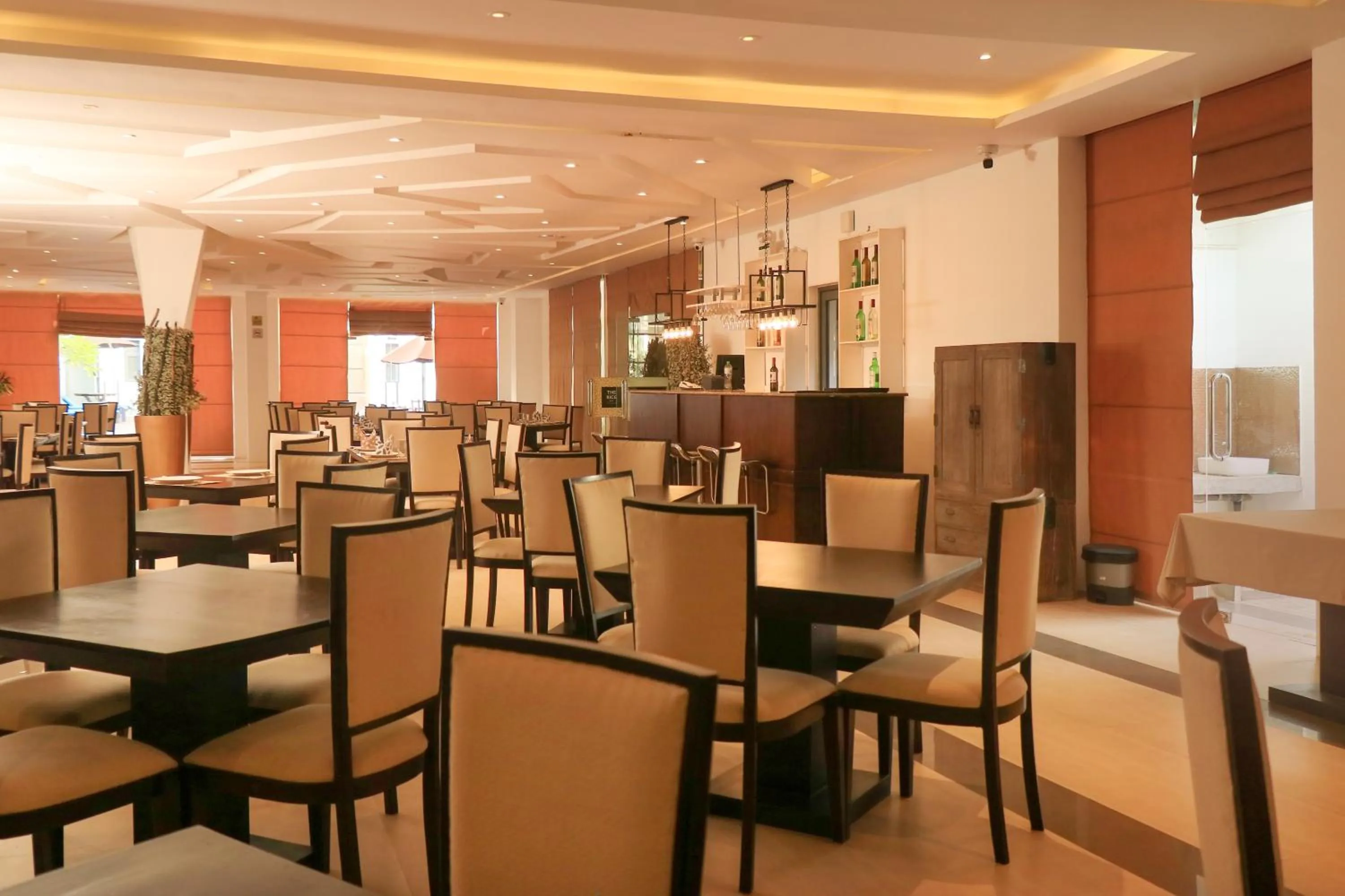 Restaurant/places to eat in Thissa Inn Hotel