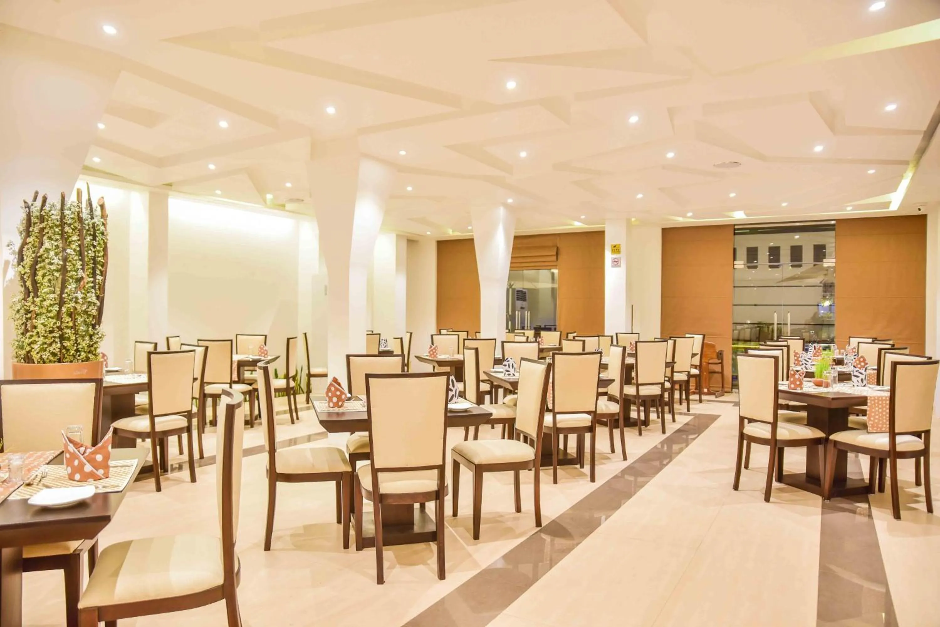 Restaurant/places to eat in Thissa Inn Hotel