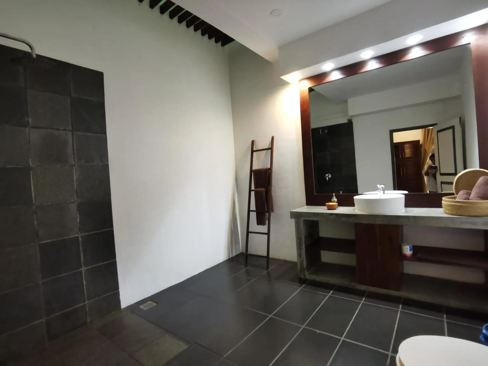 Bathroom in The Villa Green Inn