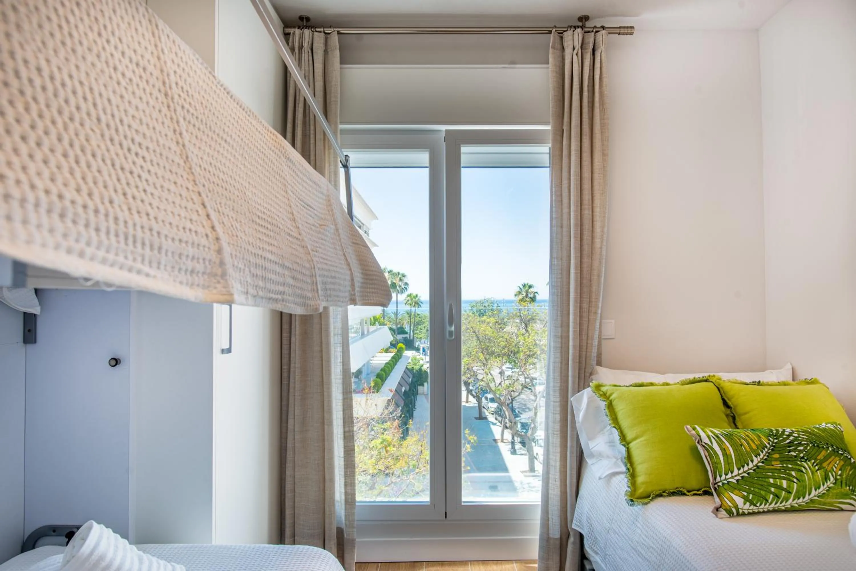 Decorative detail, Bed in Apartamento en Milla Oro Marbella