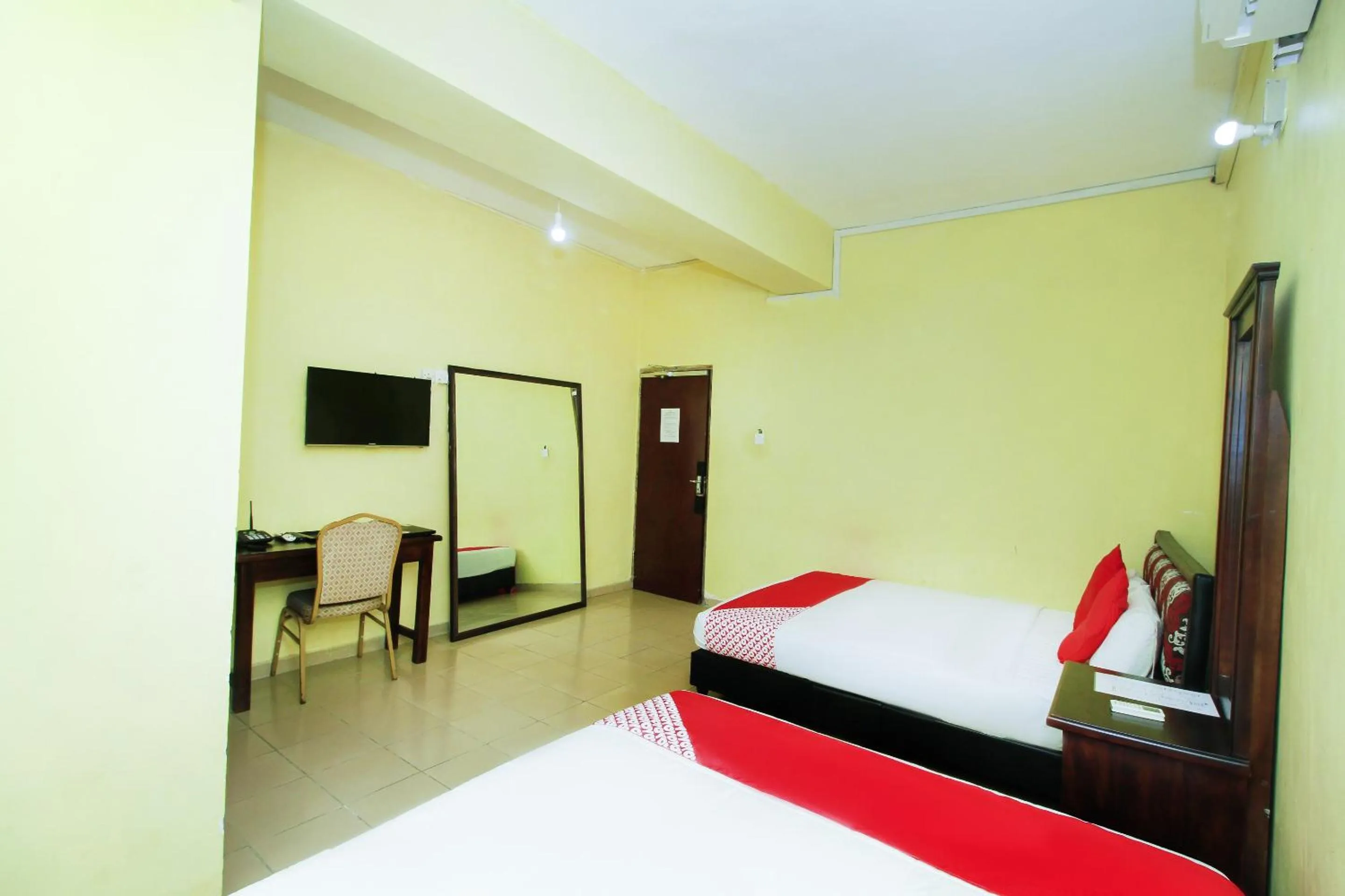 TV and multimedia, Bed in Green Palace Colombo