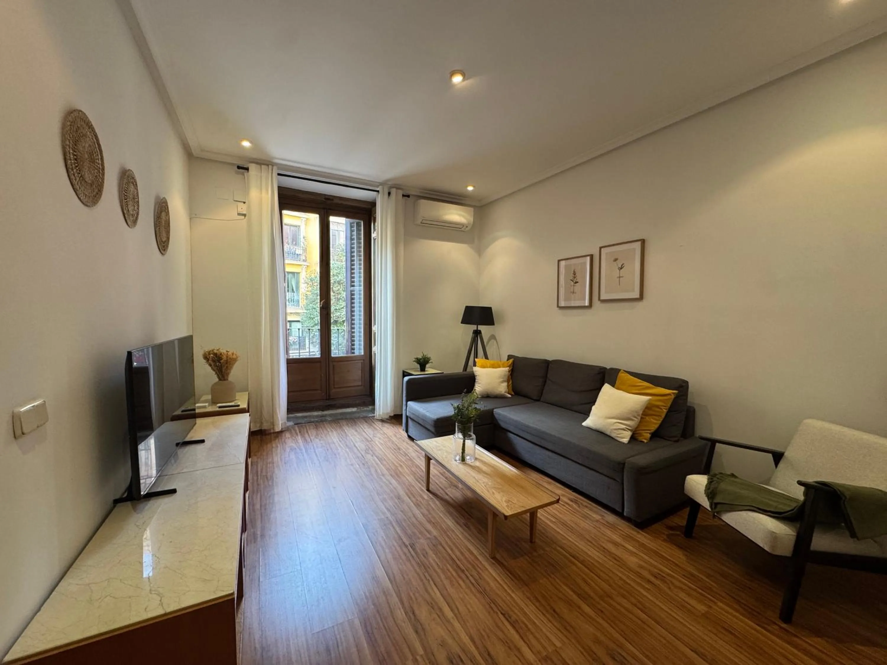 Three-Bedroom Apartment in Apartamento a dos pasos de la Plaza Mayor