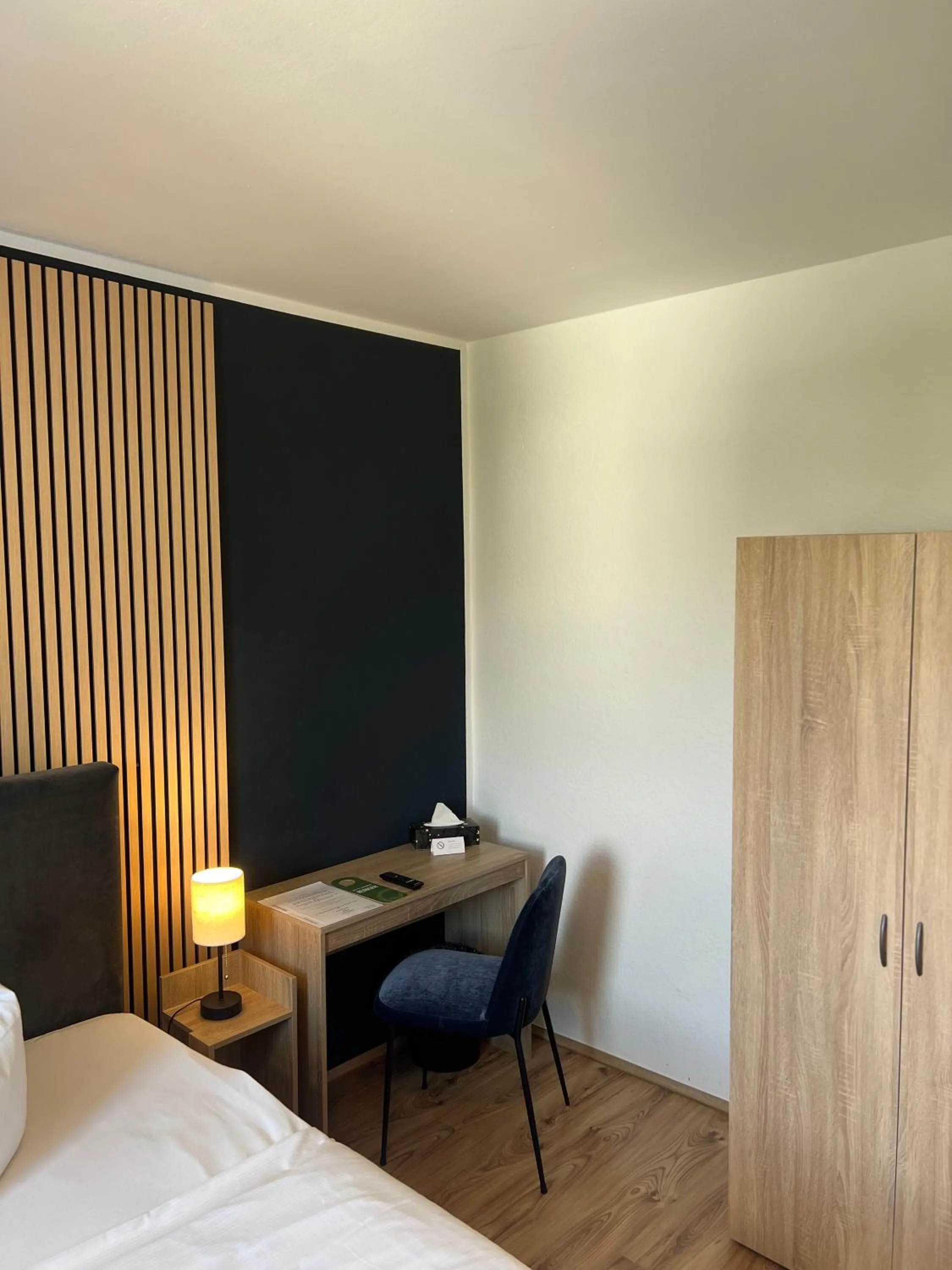 Photo of the whole room, Bed in Hotel Monopol