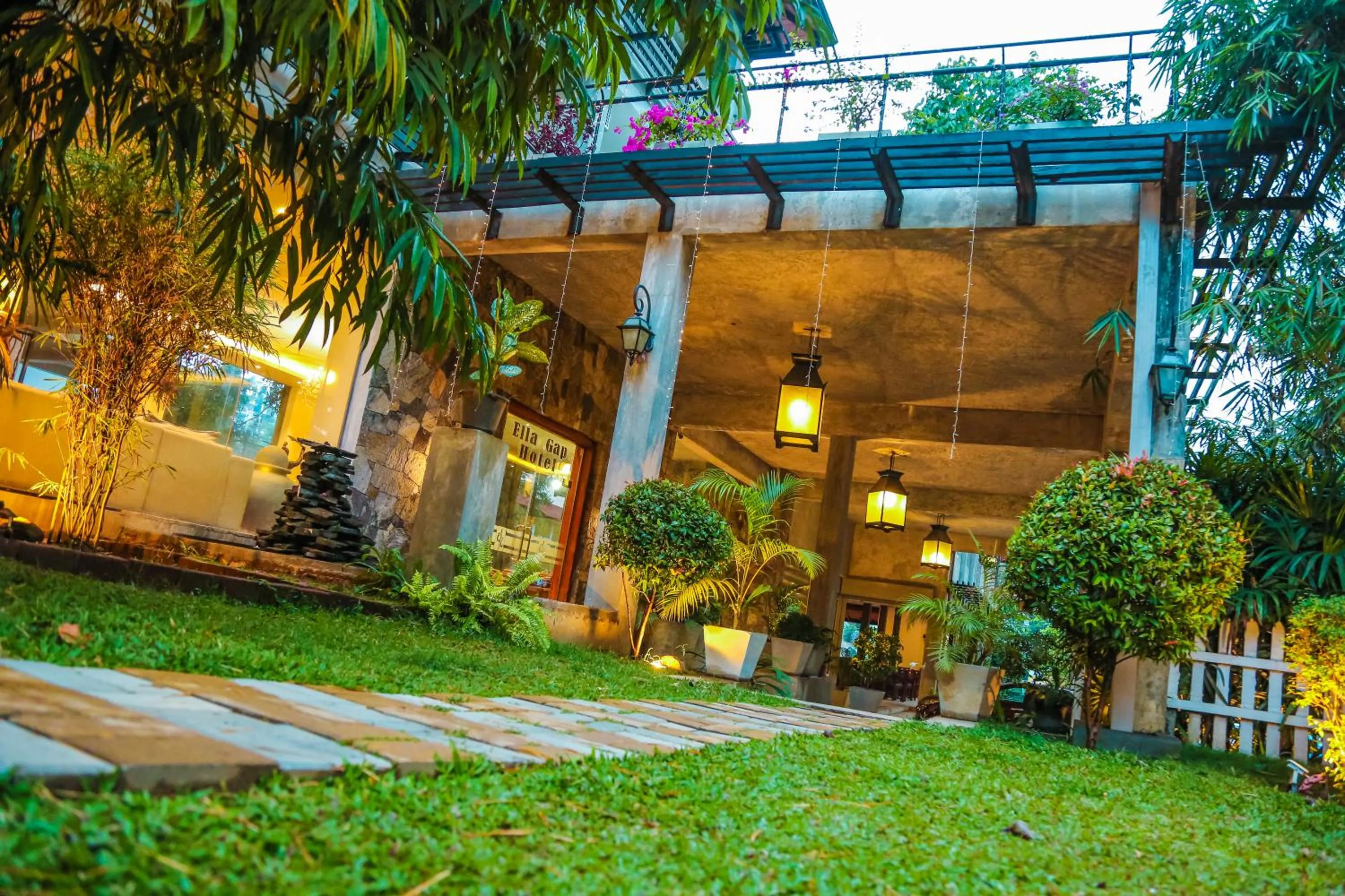 Facade/entrance in Oak Ray Ella Gap Hotel