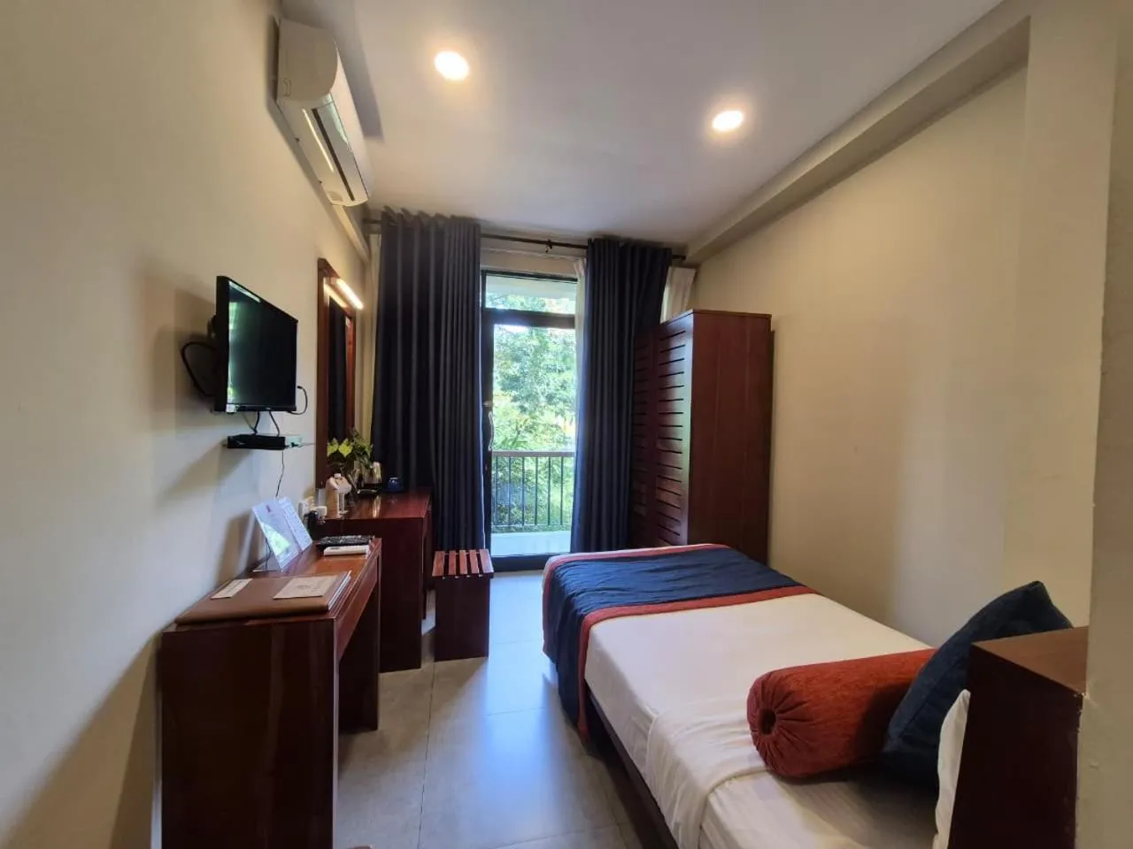 Bed in Oak Ray Ella Gap Hotel