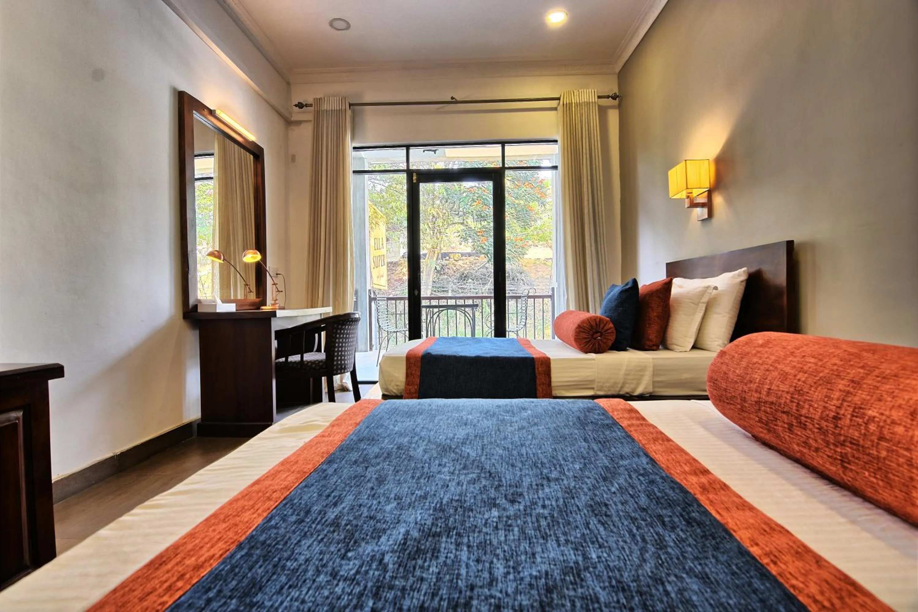 Bed in Oak Ray Ella Gap Hotel