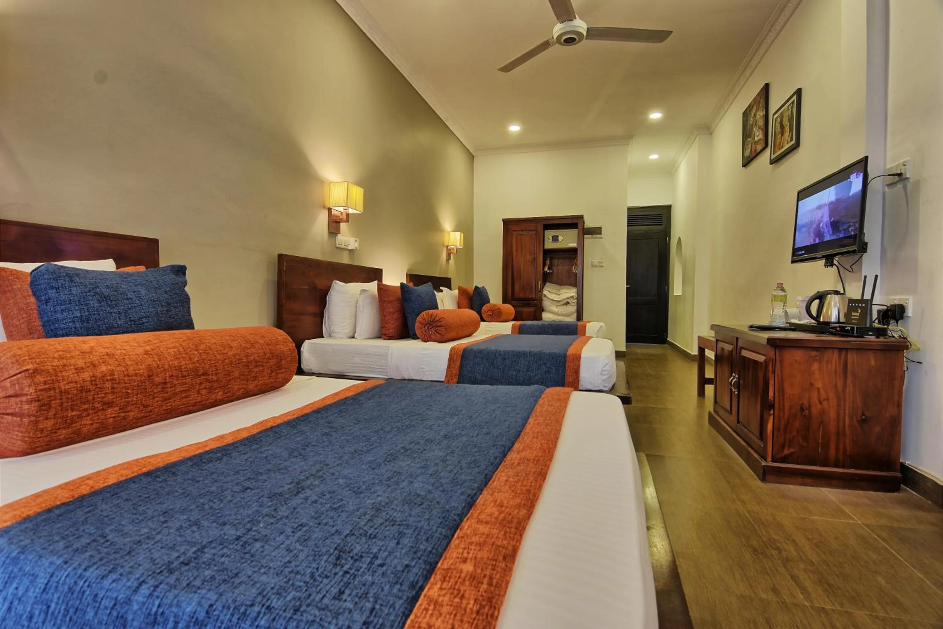 Bed in Oak Ray Ella Gap Hotel