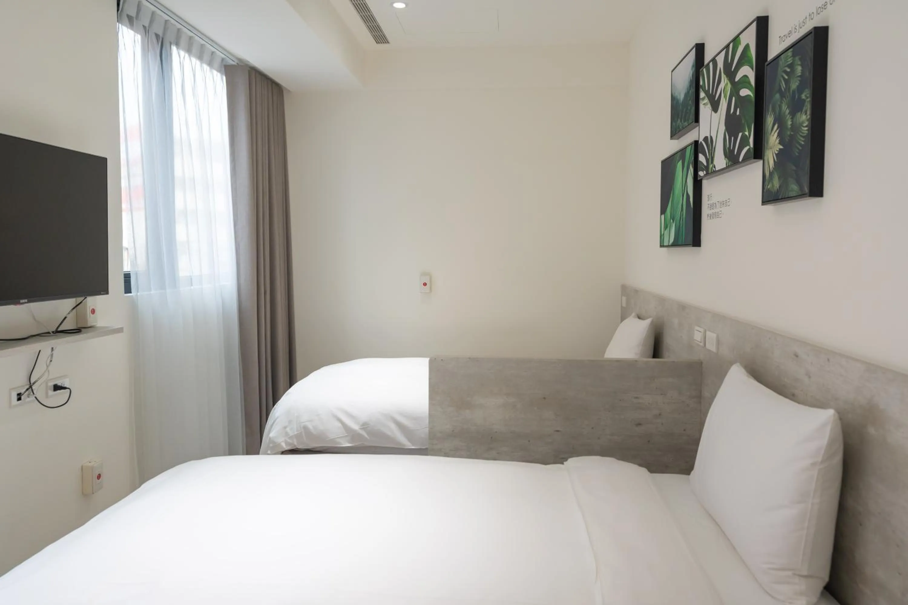 Photo of the whole room, Bed in The Way Inn