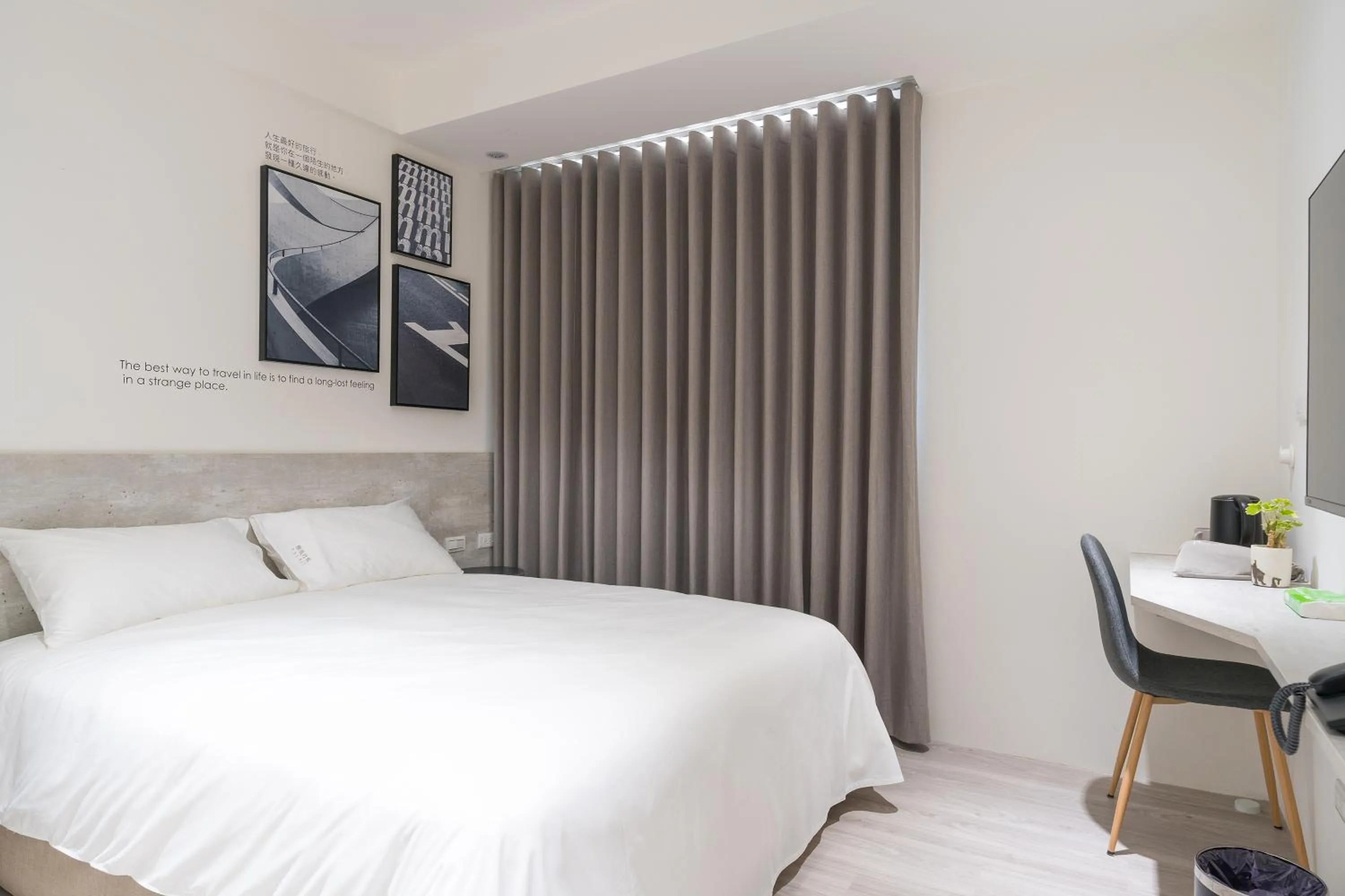 Photo of the whole room, Bed in The Way Inn