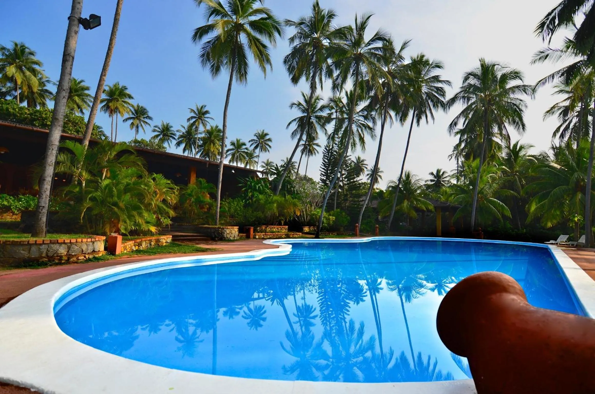 Swimming pool in Eva Lanka Hotel - Beach & Wellness