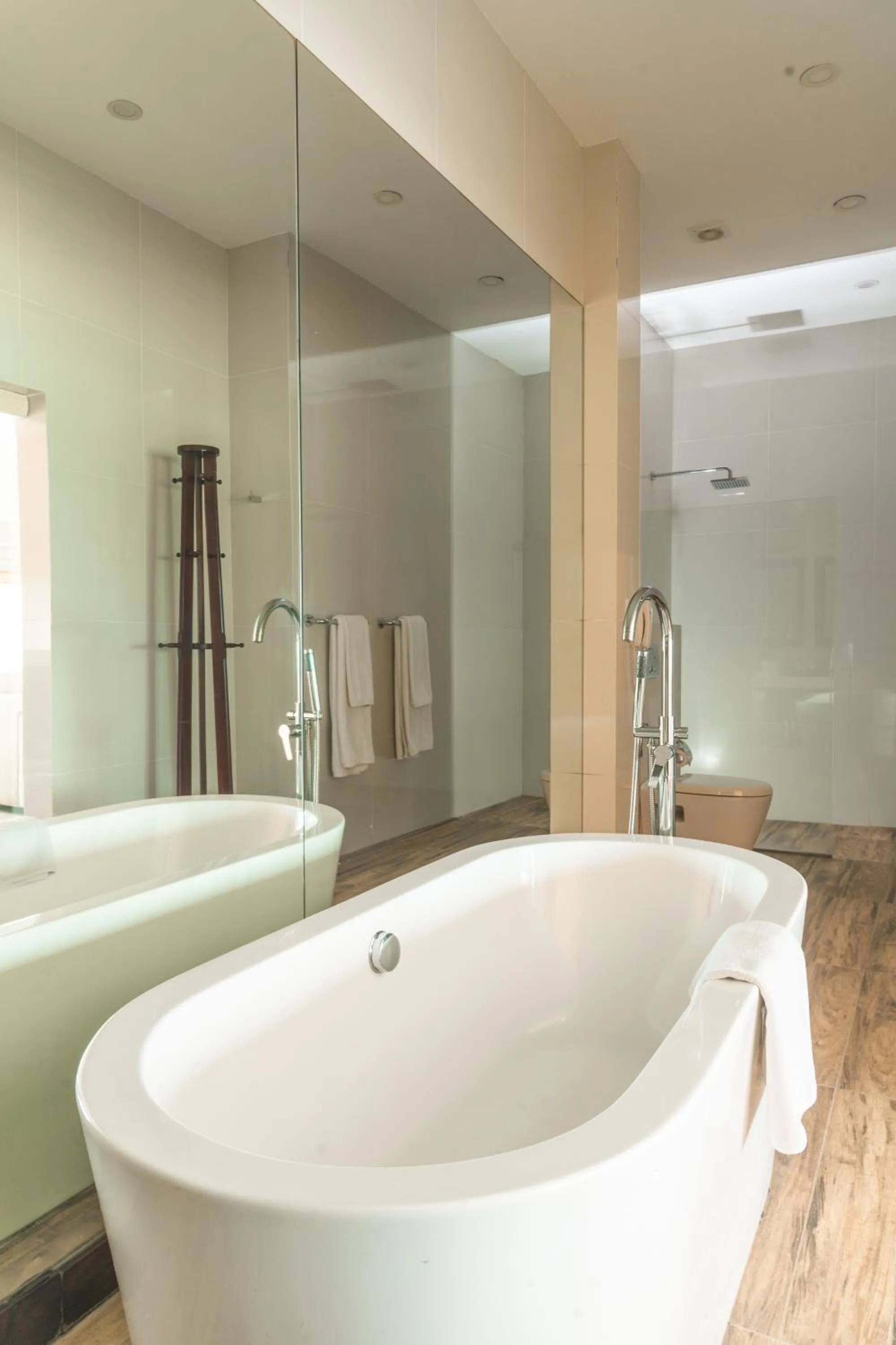 Bath in Shinagawa Beach