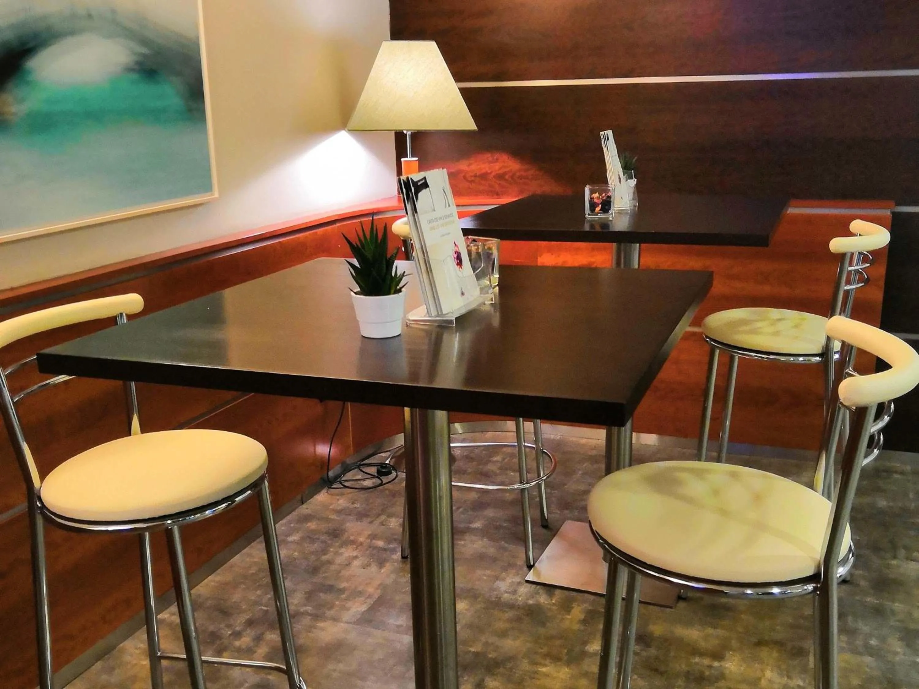 Lounge or bar in Mercure Leonardo da Vinci Rome Airport