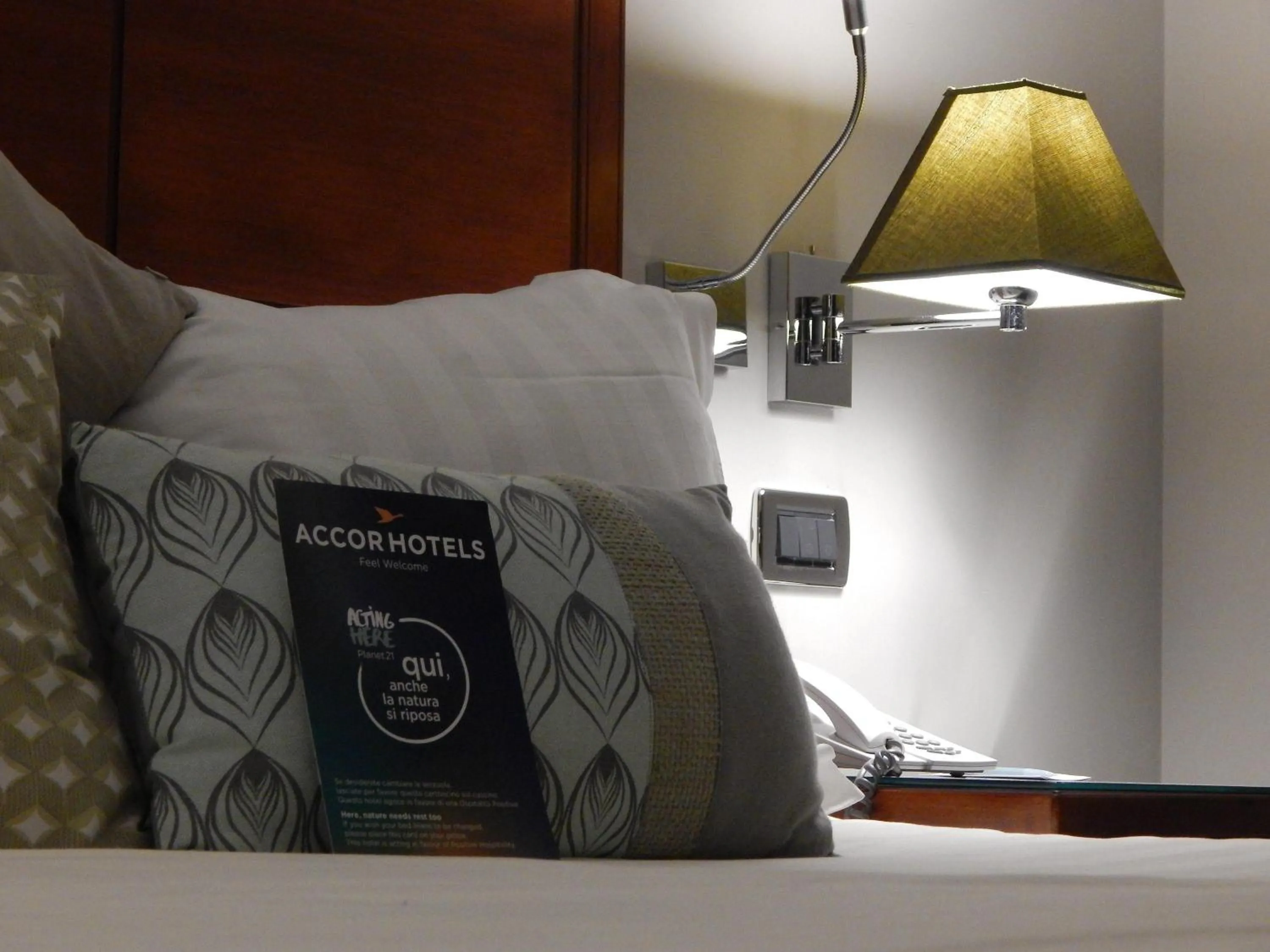 Bedroom, Bed in Mercure Leonardo da Vinci Rome Airport