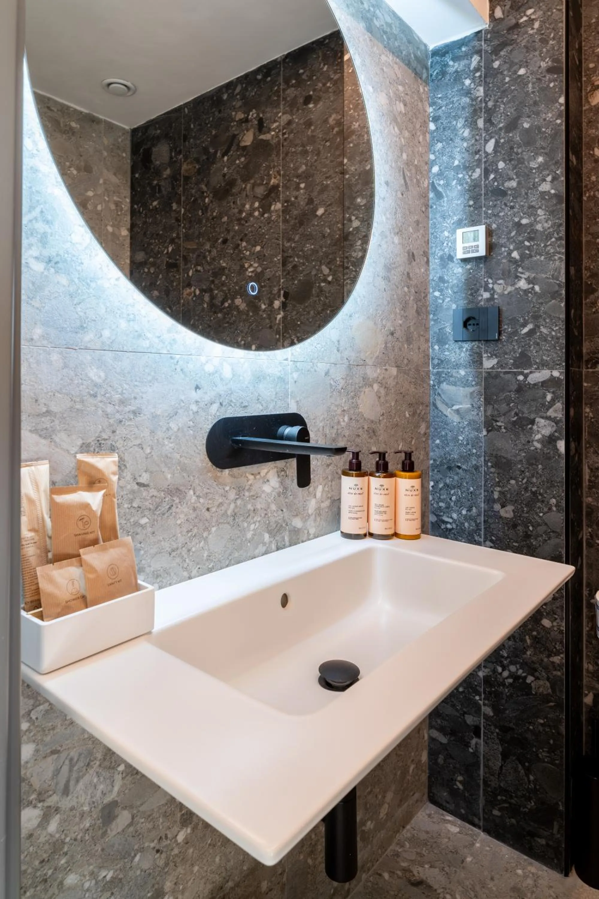 Bathroom in Mercure Leonardo da Vinci Rome Airport