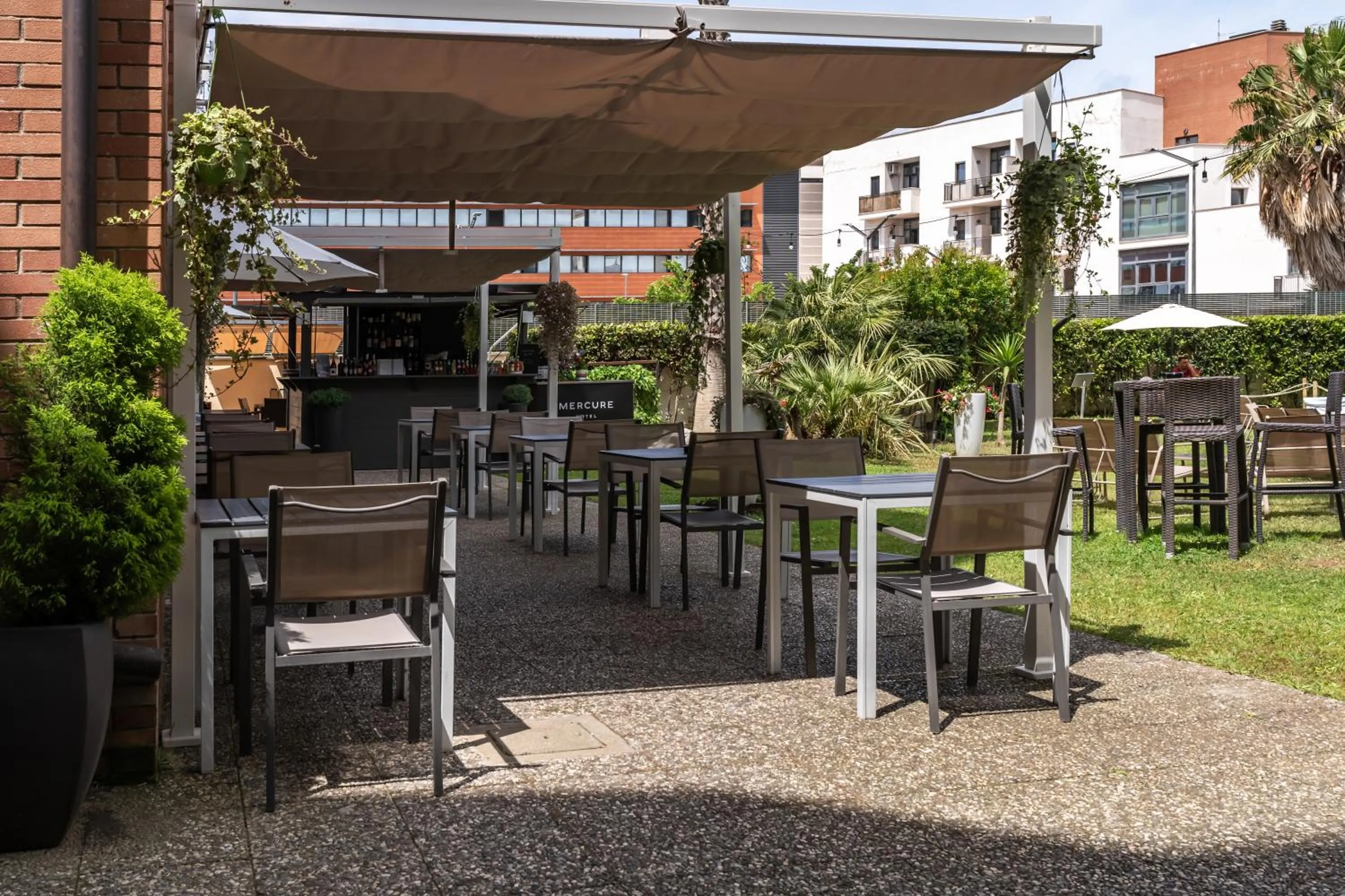 Restaurant/places to eat in Mercure Leonardo da Vinci Rome Airport