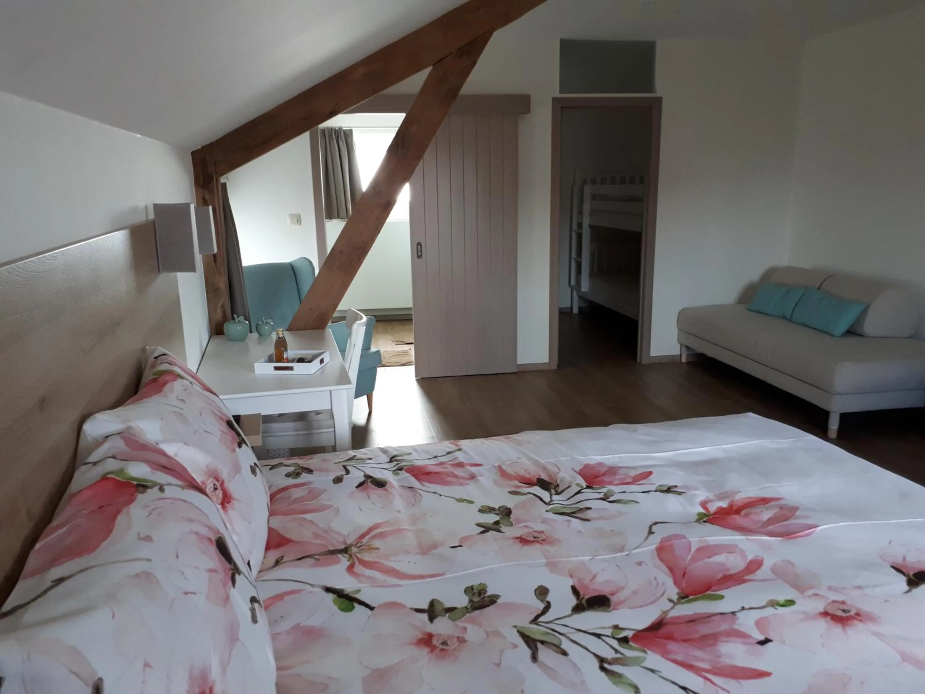 Photo of the whole room, Bed in B&B De Fruithoeve