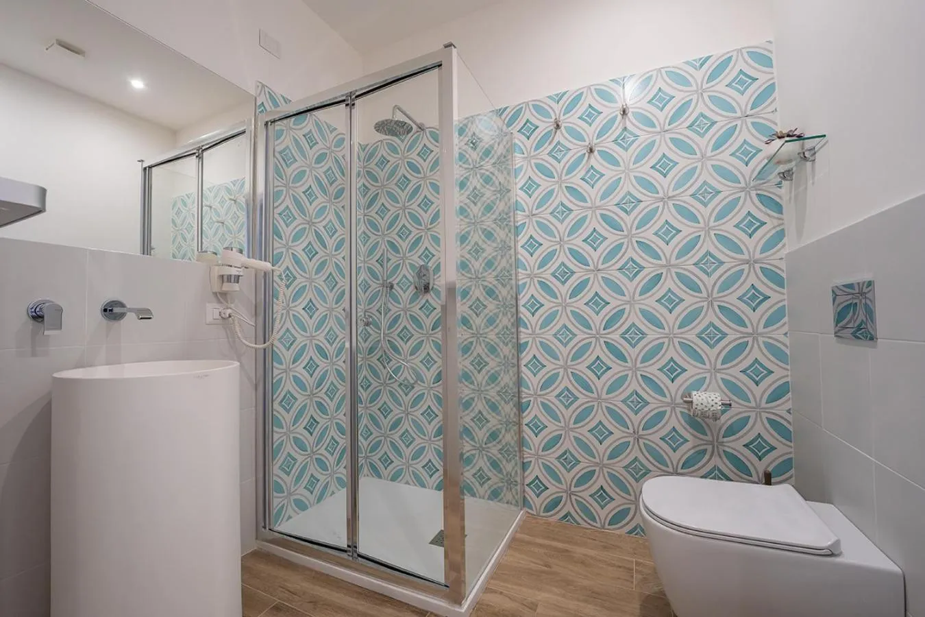 Bathroom in P.C. Boutique H. Vesuvius, Napoli Centro, by ClaPa Group