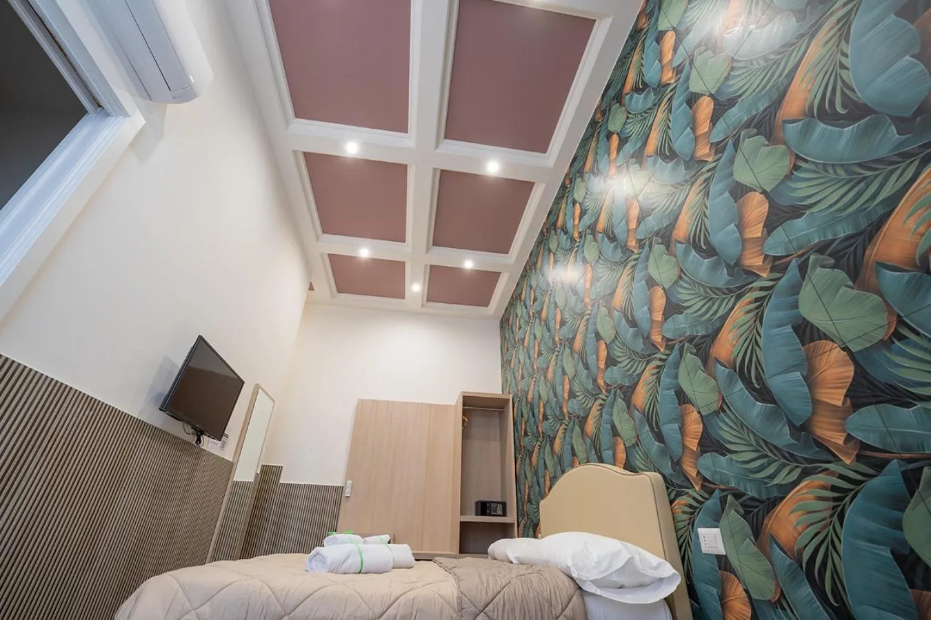 Photo of the whole room, Bed in P.C. Boutique H. Vesuvius, Napoli Centro, by ClaPa Group