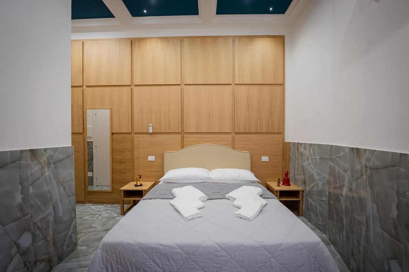 Bed in P.C. Boutique H. Vesuvius, Napoli Centro, by ClaPa Group