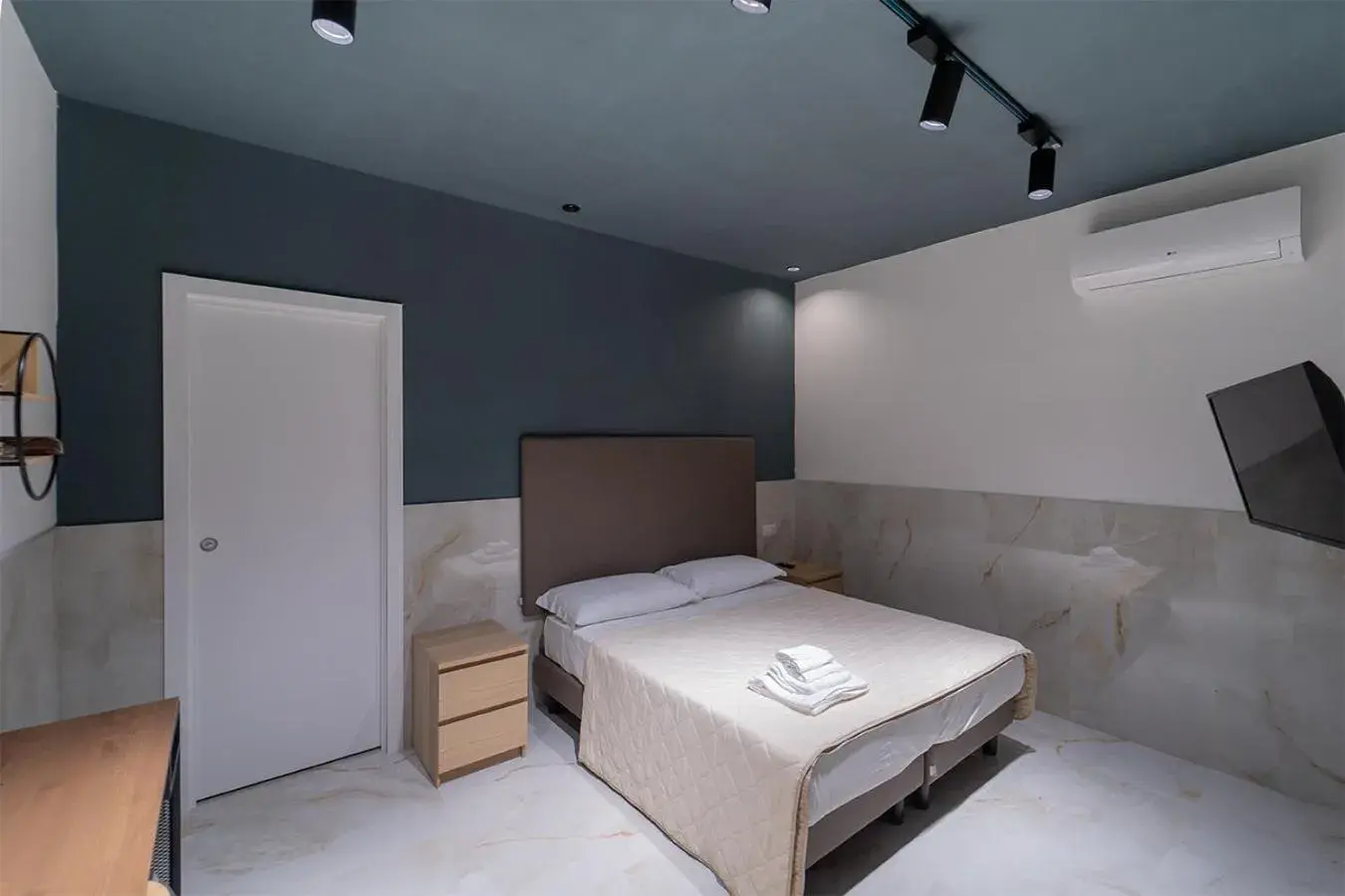 Junior Suite in P.C. Boutique H. Vesuvius, Napoli Centro, by ClaPa Group Junior Suite in P.C. Boutique H. Vesuvius, Napoli Centro, by ClaPa Group