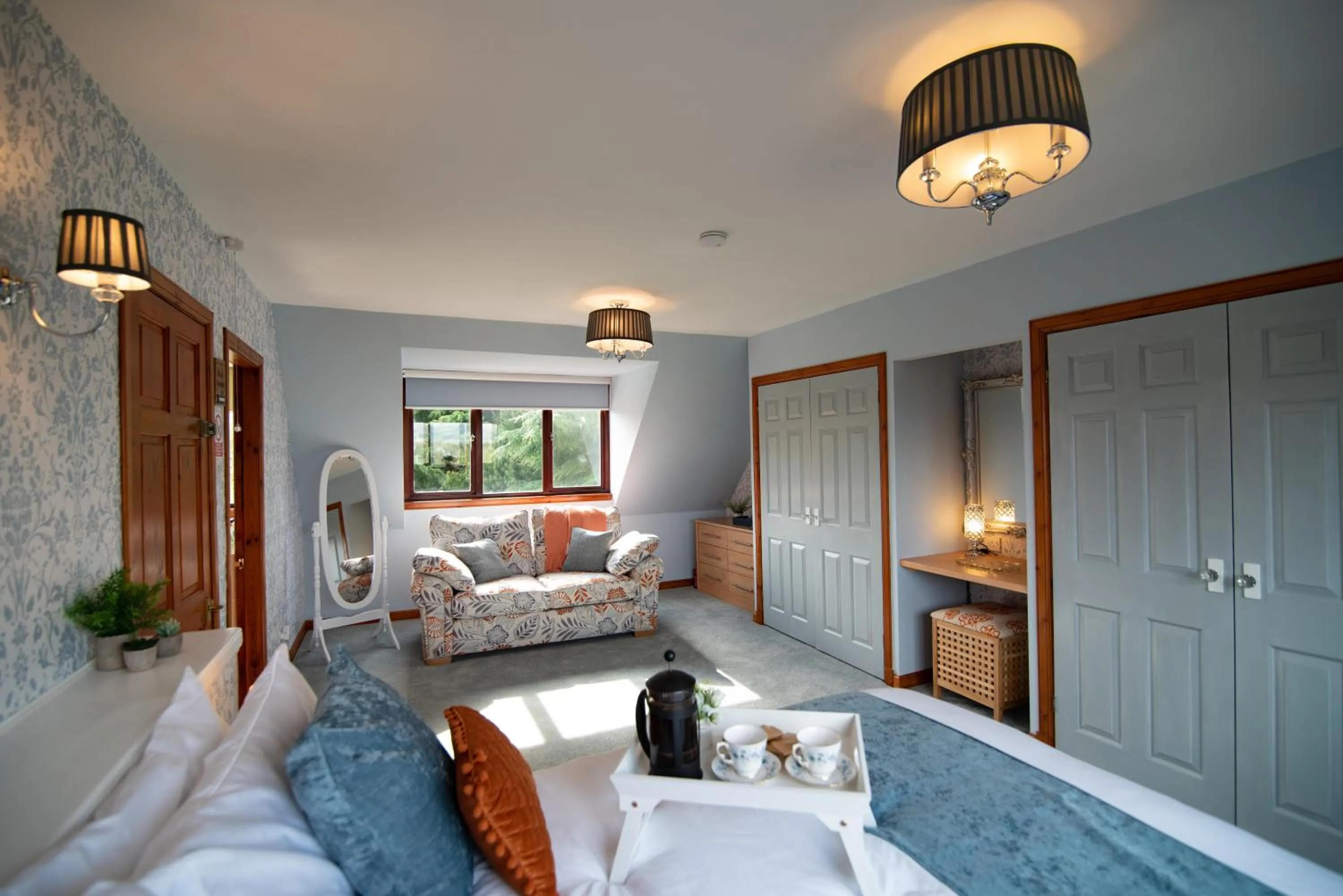 Living room, Bed in Innes House Bed & Breakfast