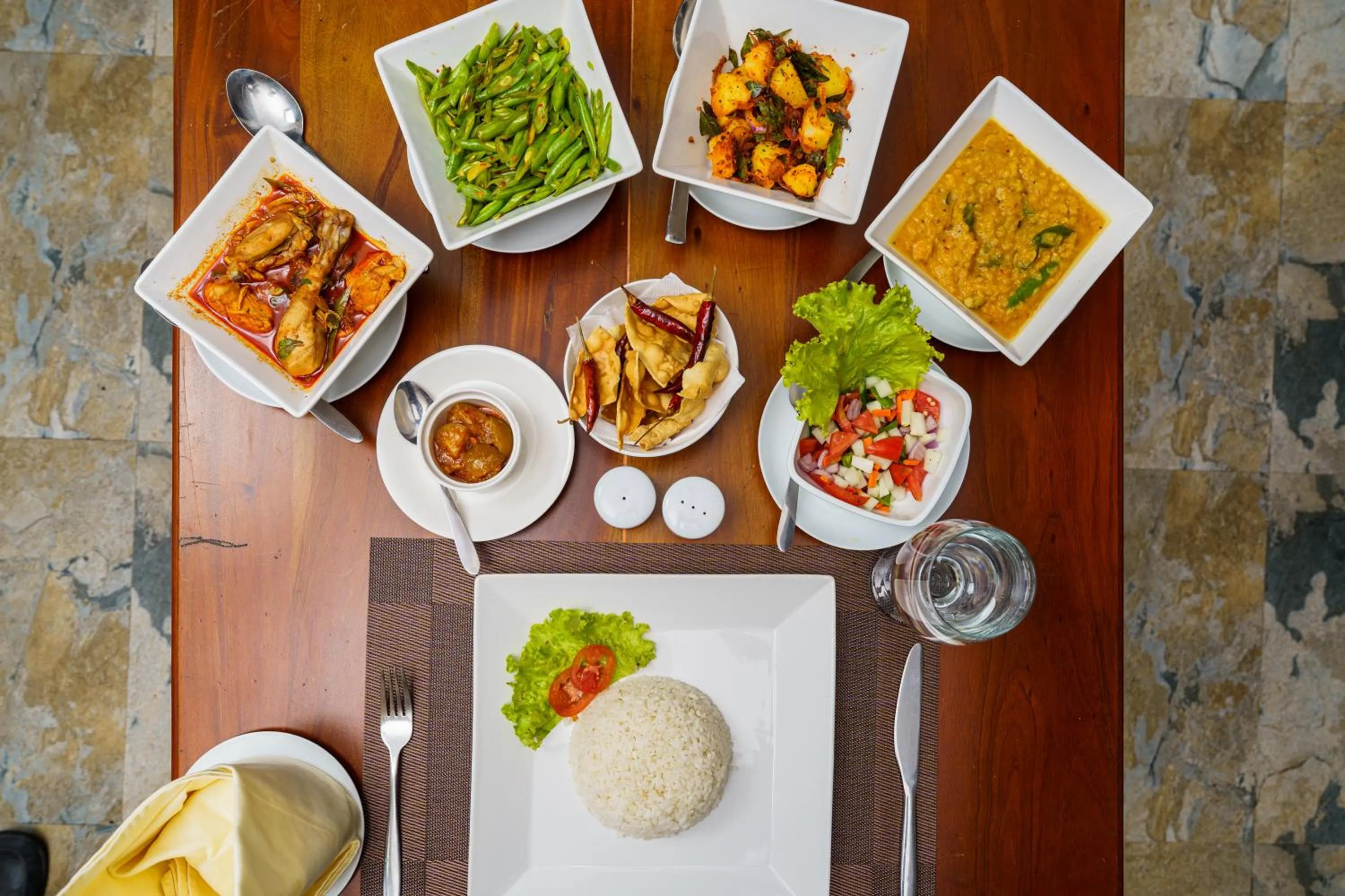 Food in Hotel Travellers Nest Kandy