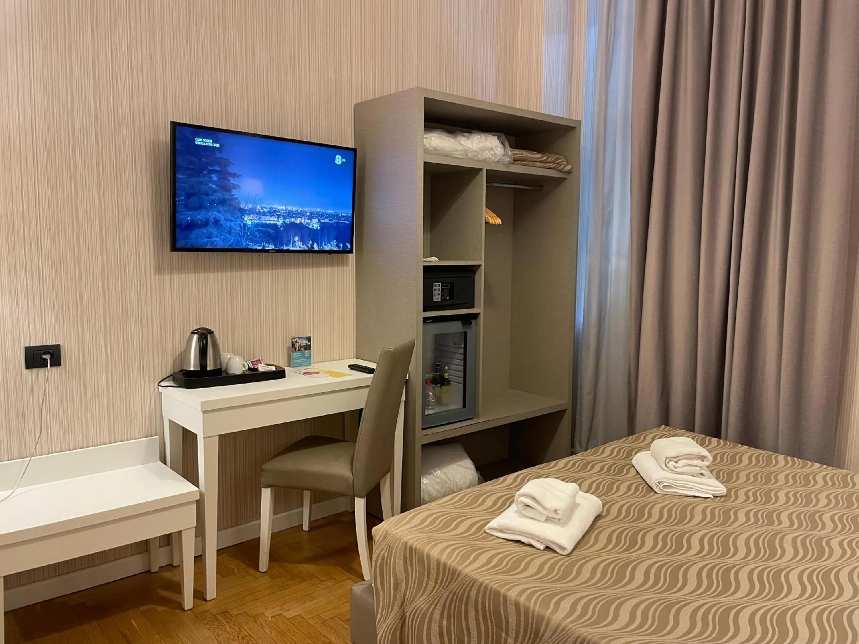 Bedroom, Bed in Grand Hotel & des Anglais Spa