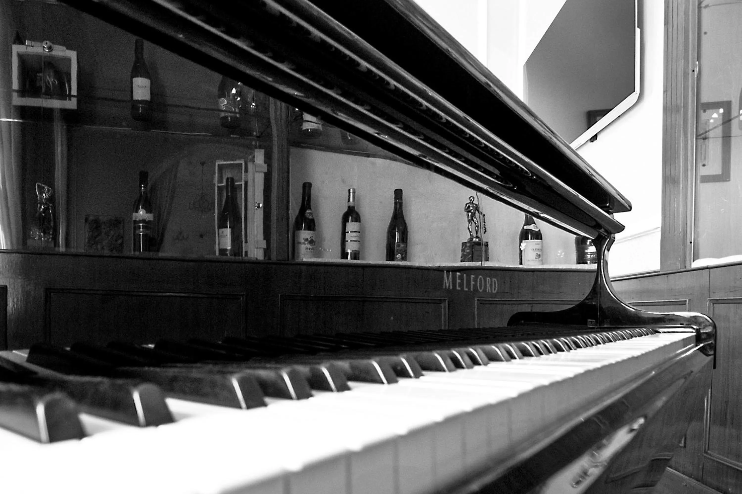 Evening entertainment in Grand Hotel & des Anglais Spa