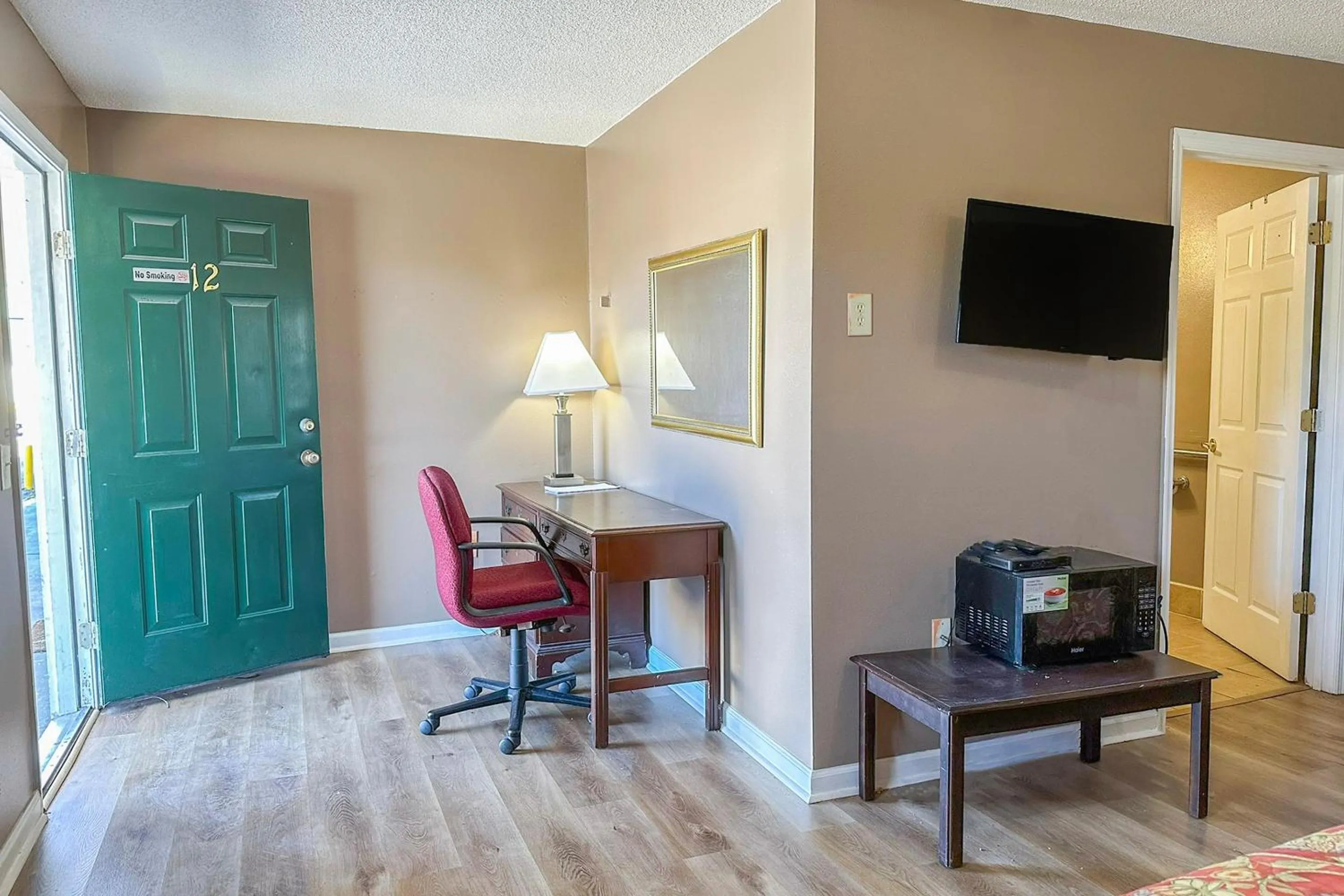 Bedroom in Sparta Seven Motel By OYO near Milledgeville