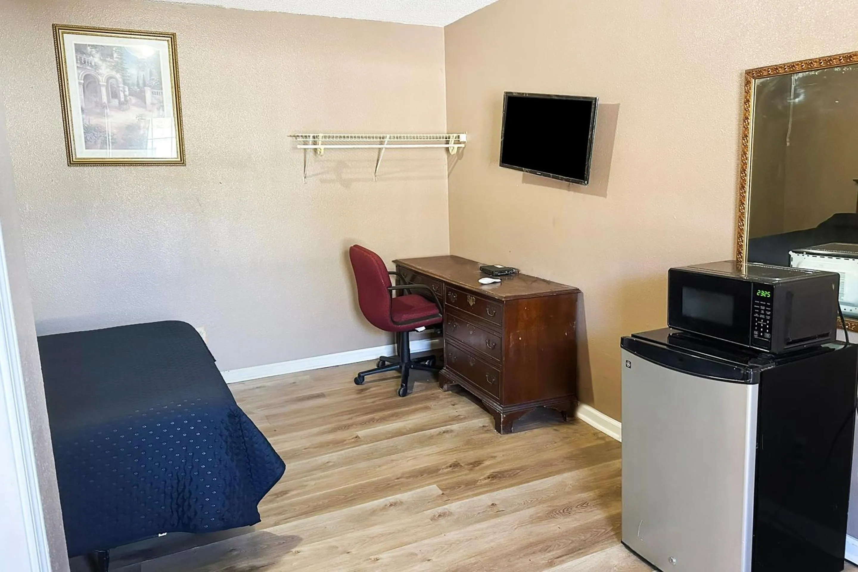 Bedroom in Sparta Seven Motel By OYO near Milledgeville