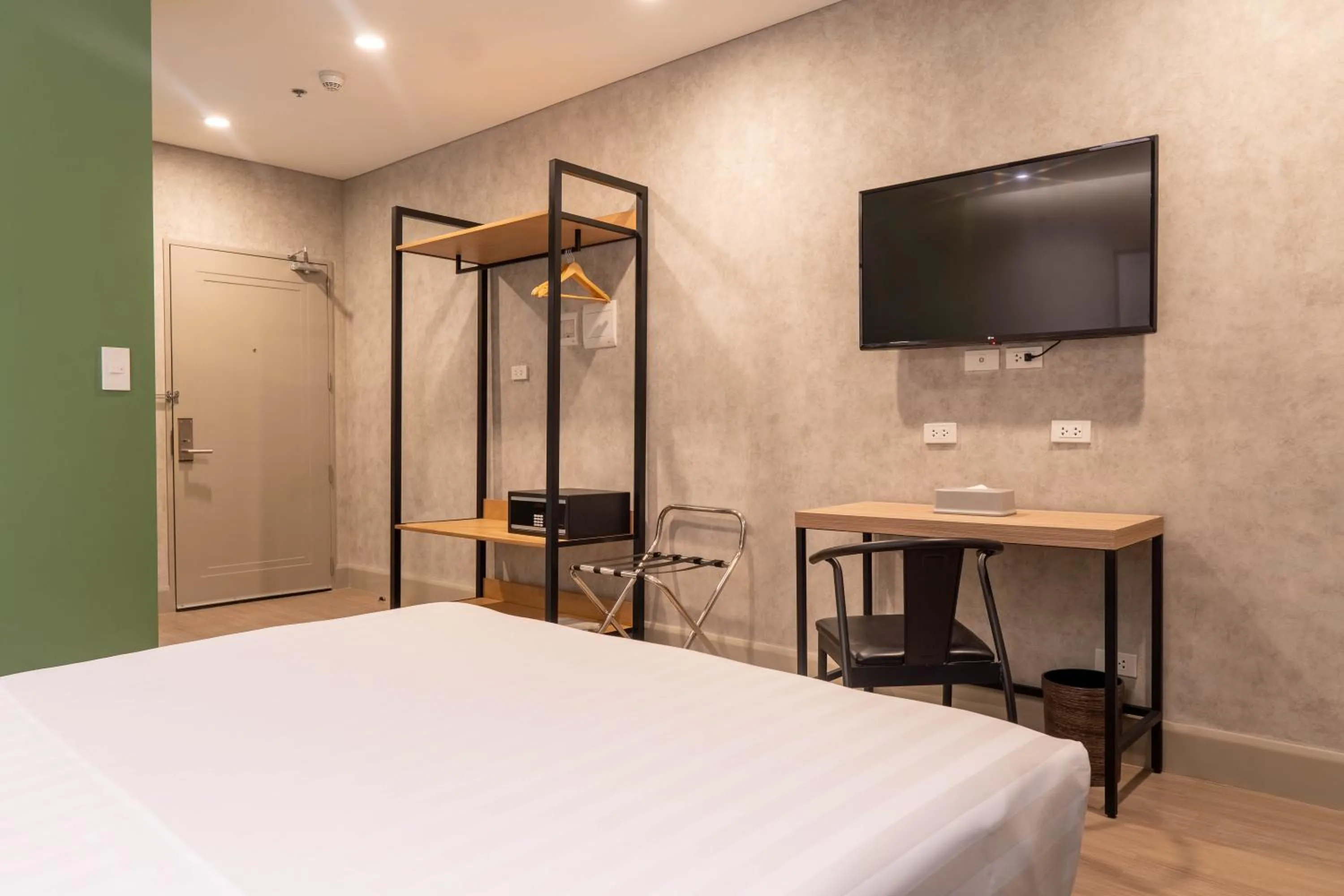 Bedroom, Bed in Primeway Suites Cebu