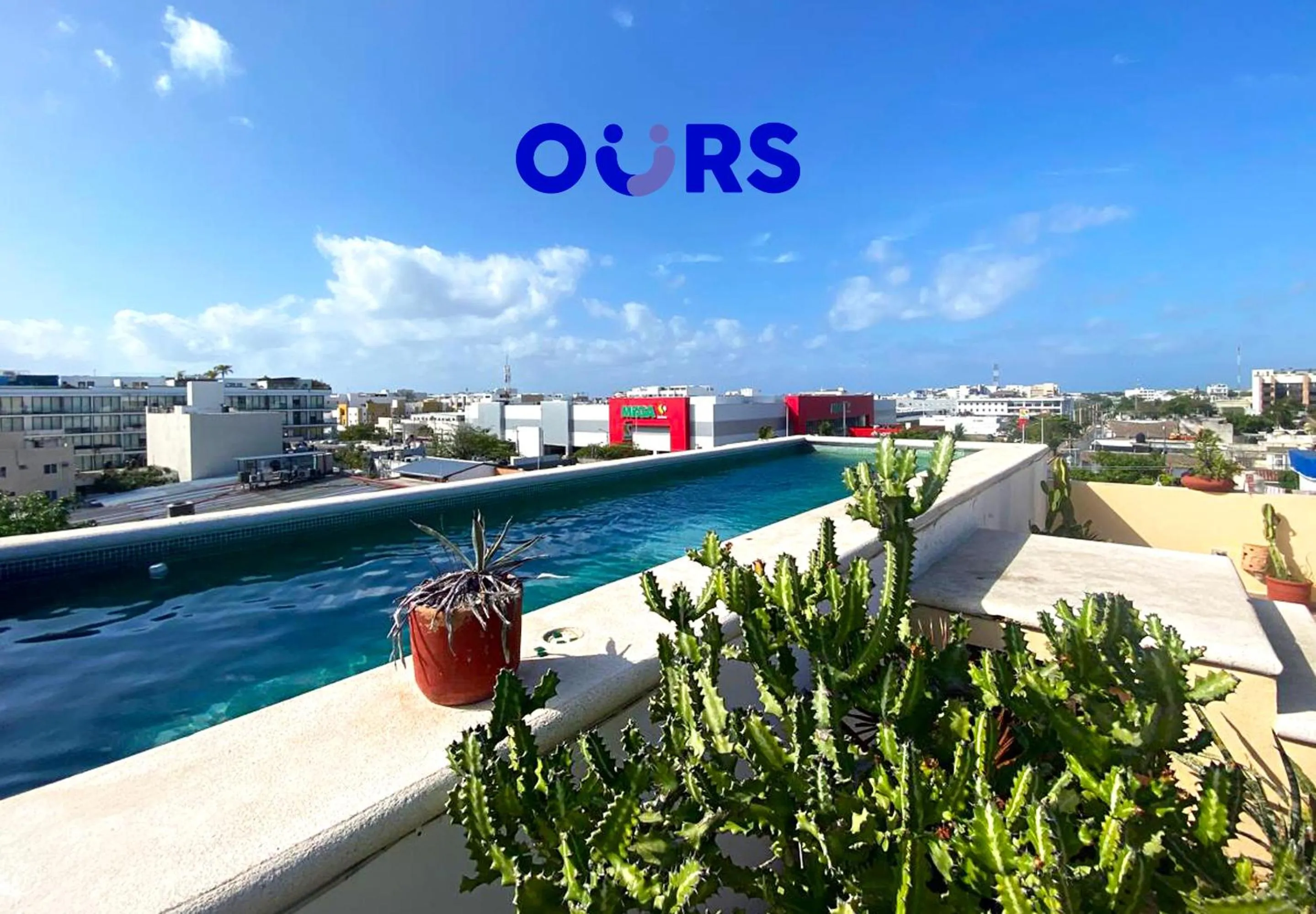 Swimming pool in Hotel Eleven