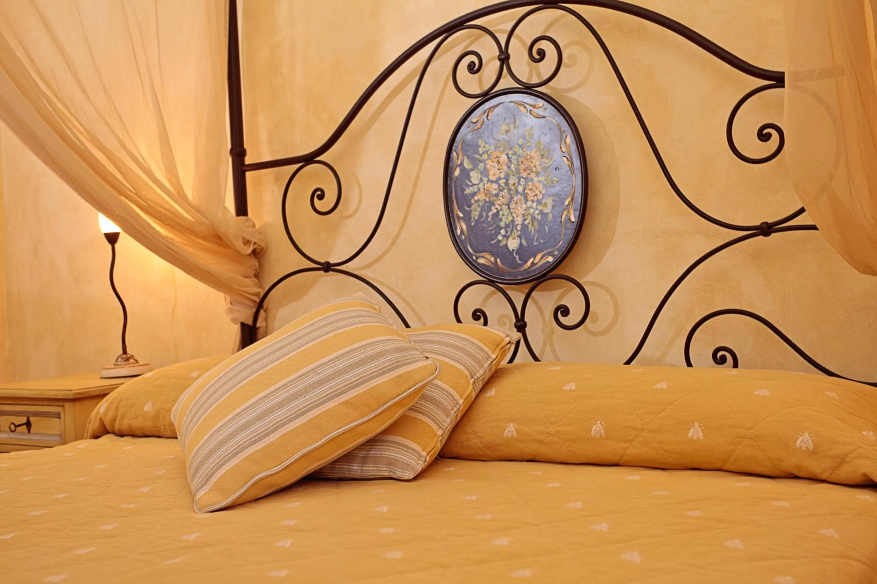 Bed in San Pietro Sopra Le Acque Resort & Spa