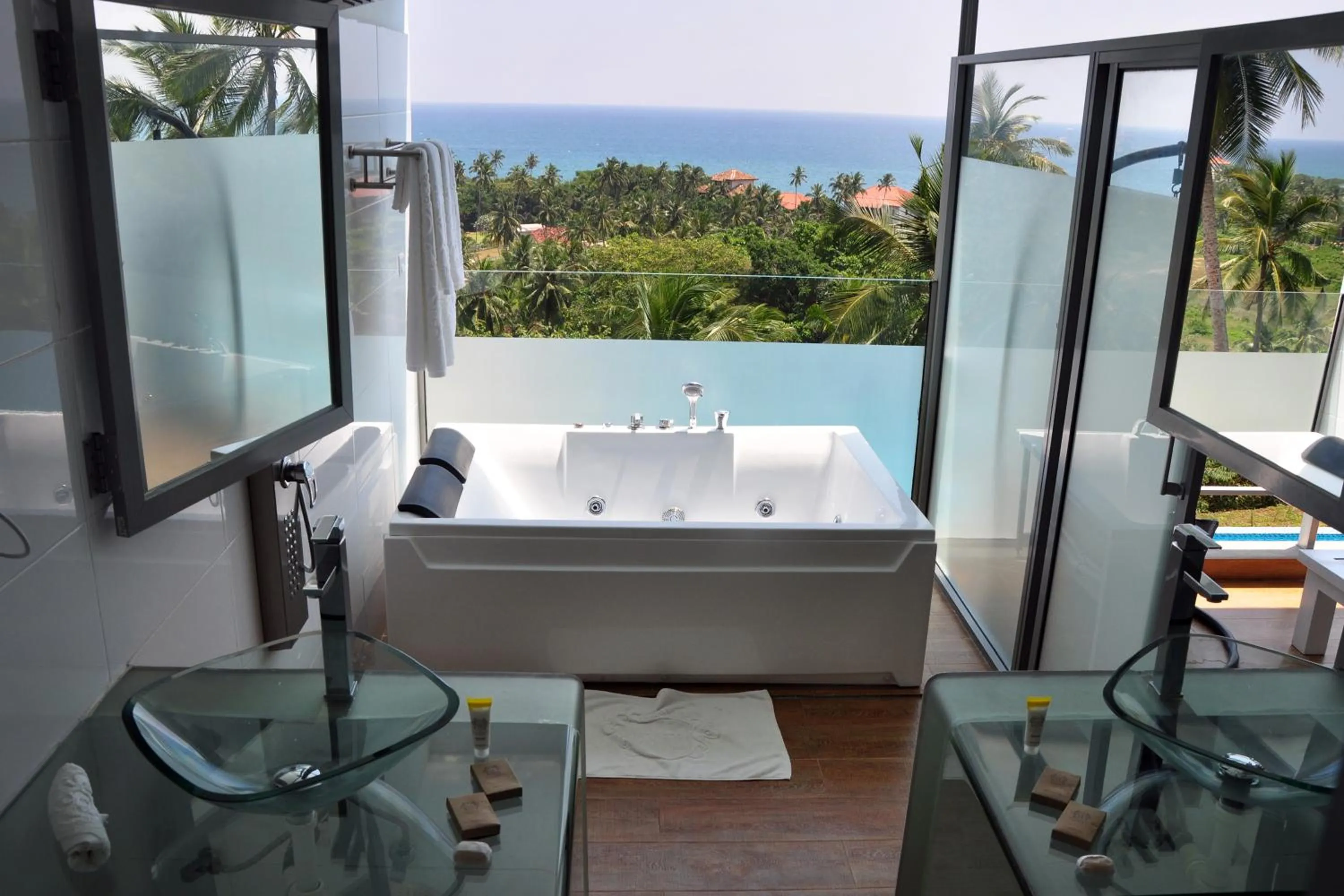 Bathroom in Villa Thawthisa The Boutique Hotel Unawatuna