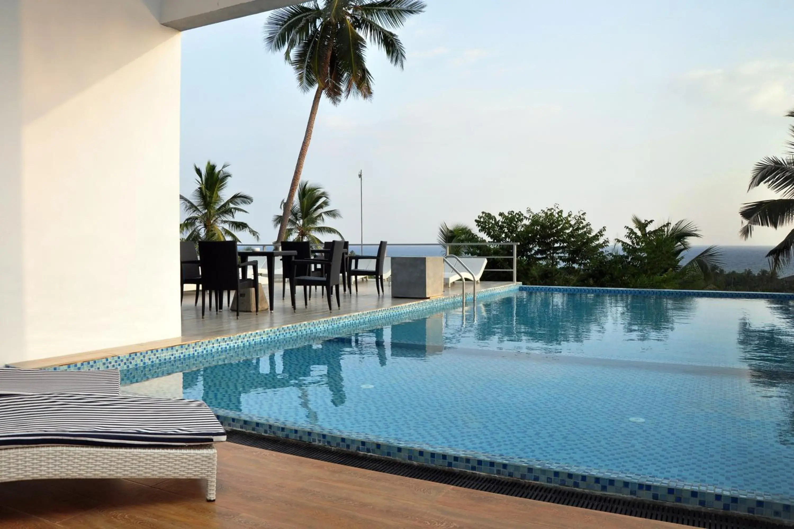 Superior Double Room with Sea View and Direct Pool Access in Villa Thawthisa The Boutique Hotel Unawatuna Superior Double Room with Sea View and Direct Pool Access in Villa Thawthisa The Boutique Hotel Unawatuna